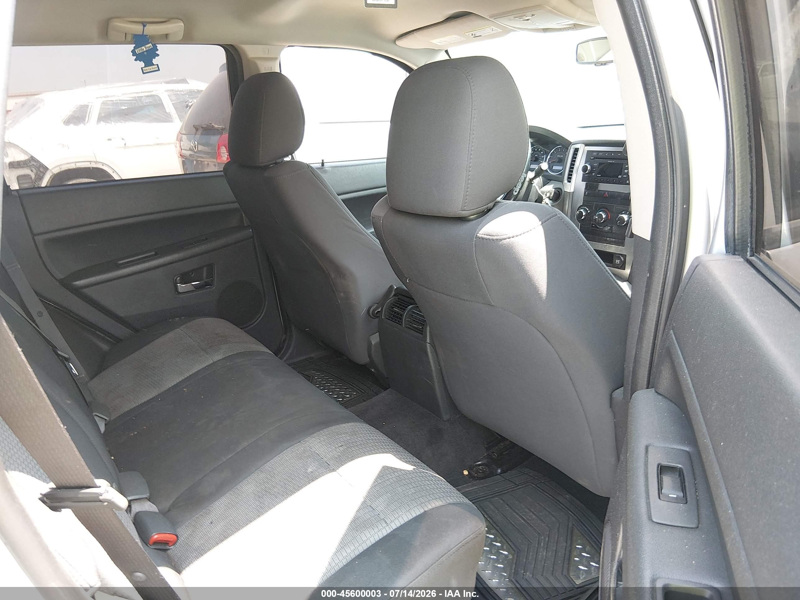 2010 Jeep Grand Cherokee Laredo Gray vin: 1J4PR4GK8AC126166
