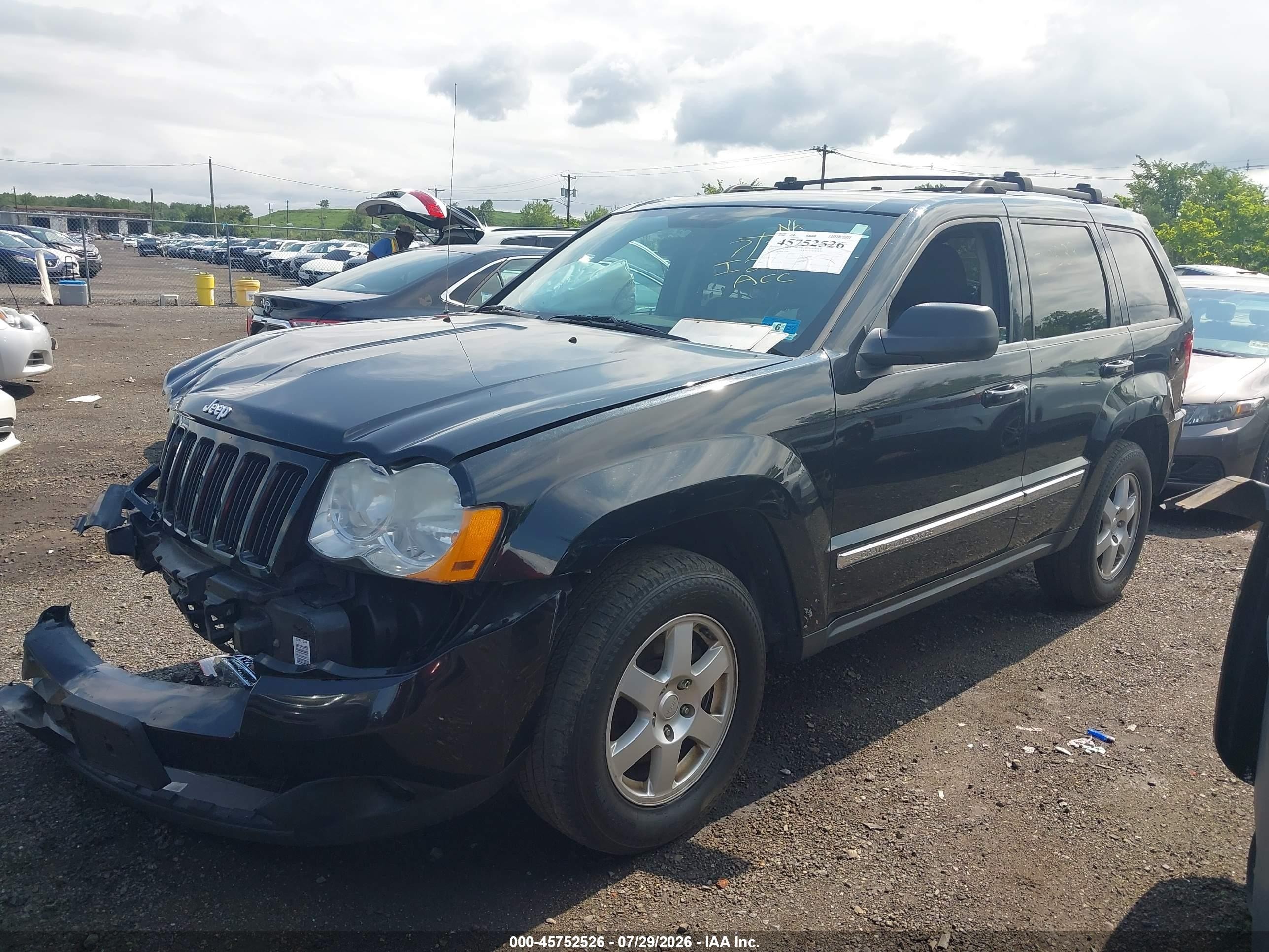 2010 Jeep Grand Cherokee Laredo Черный vin: 1J4PR4GK8AC137801