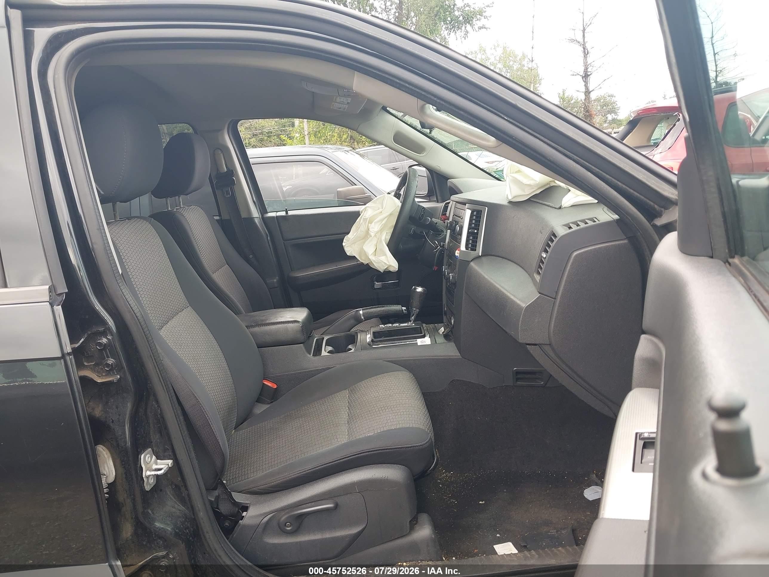 2010 Jeep Grand Cherokee Laredo Черный vin: 1J4PR4GK8AC137801