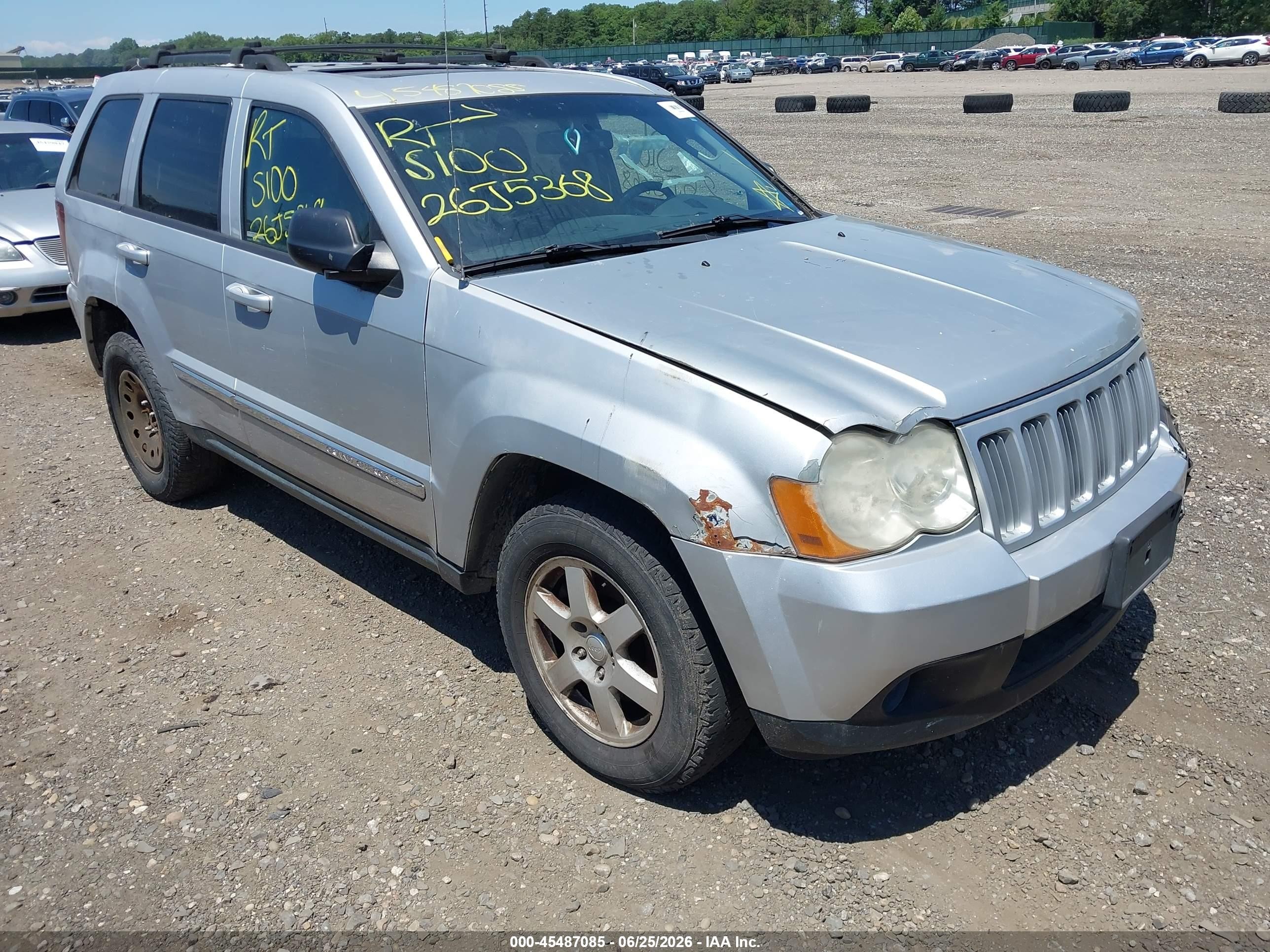 2010 Jeep Grand Cherokee Laredo Silver vin: 1J4PR4GK8AC143274
