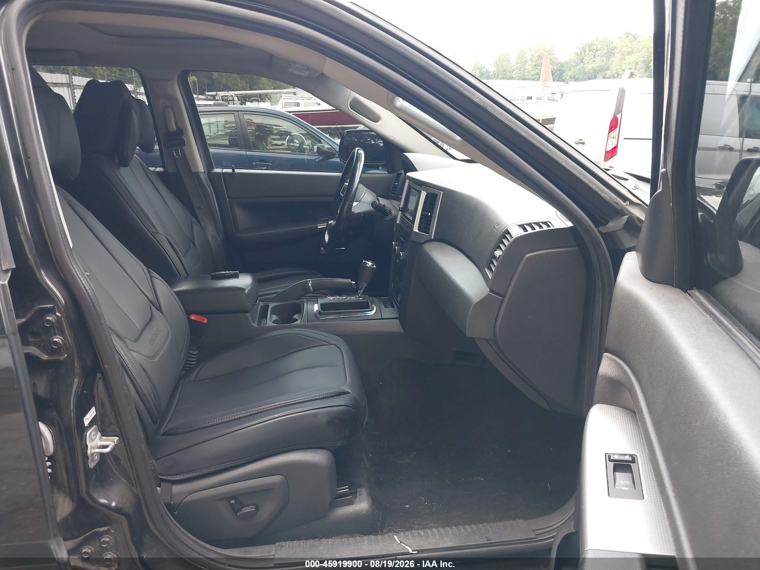 2010 Jeep Grand Cherokee Laredo Черный vin: 1J4PR4GK9AC115953