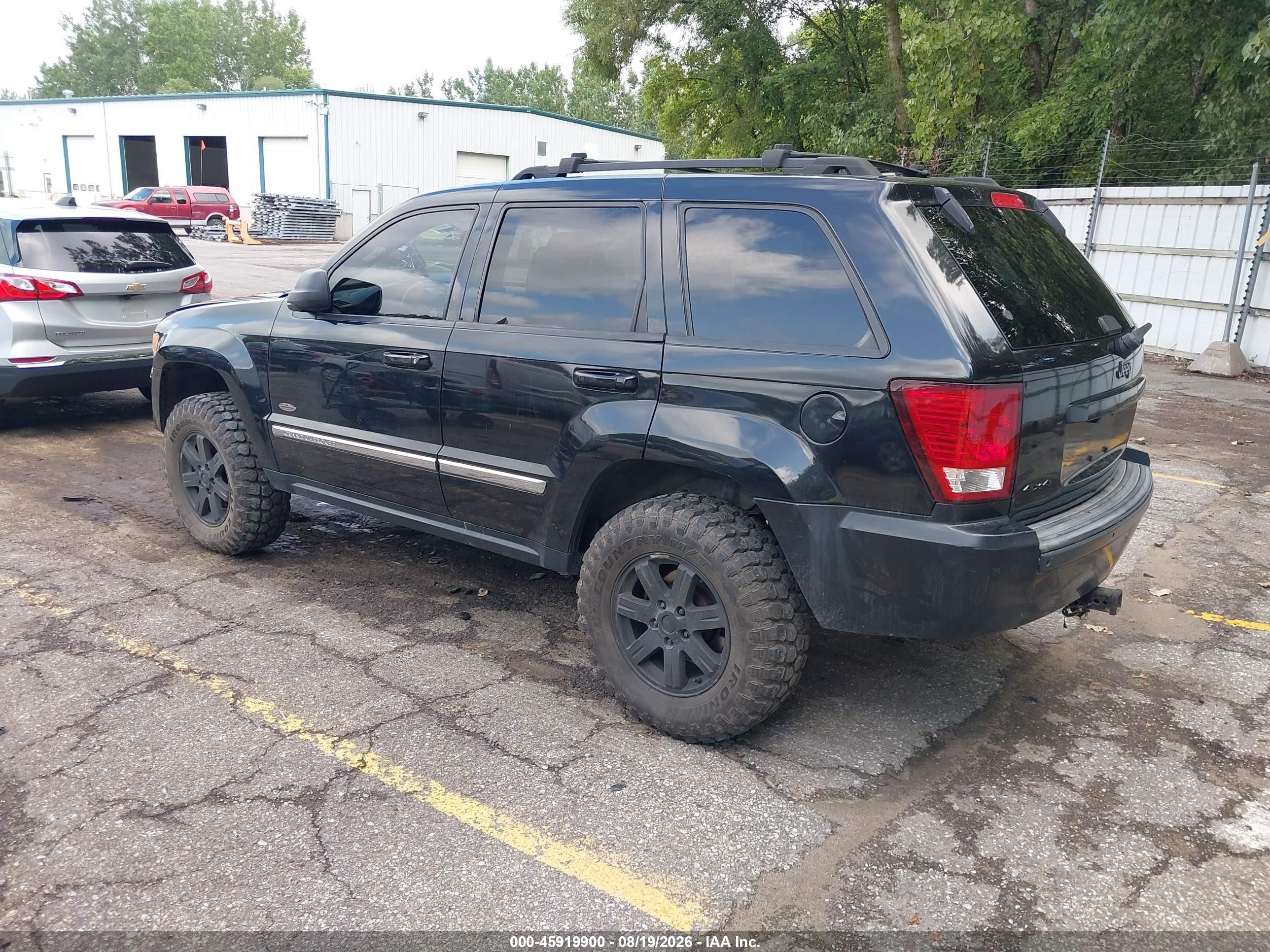 2010 Jeep Grand Cherokee Laredo Черный vin: 1J4PR4GK9AC115953