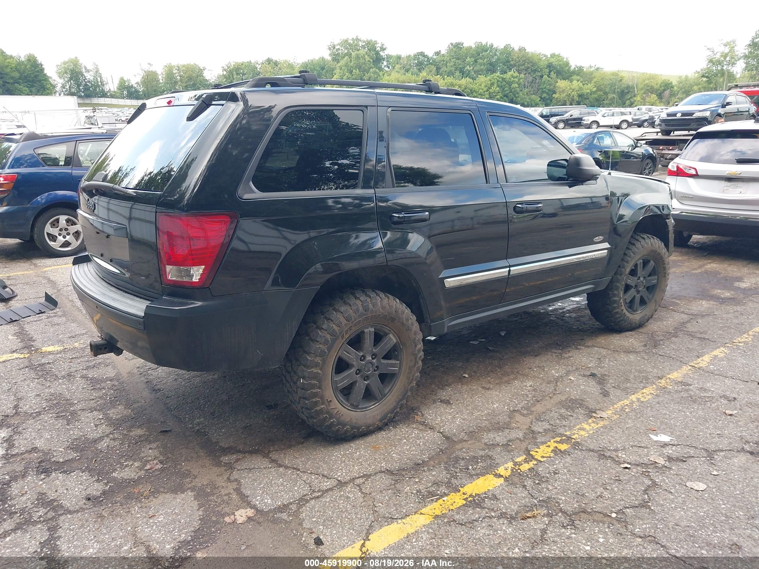 2010 Jeep Grand Cherokee Laredo Черный vin: 1J4PR4GK9AC115953