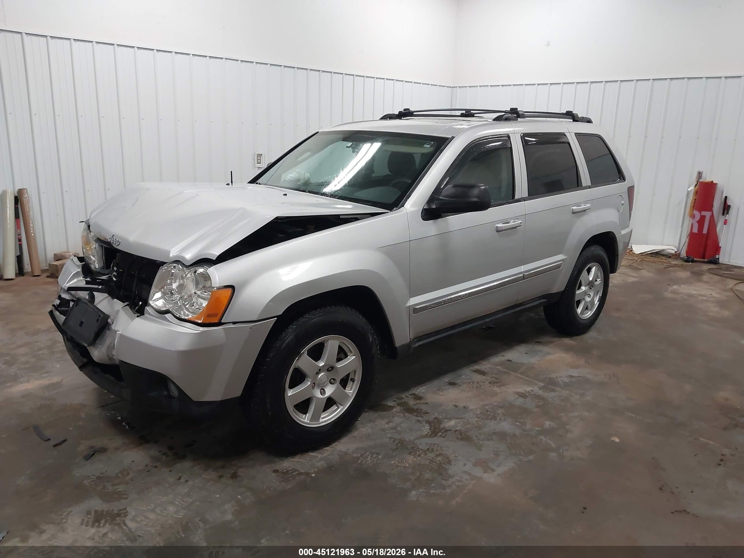 2010 Jeep Grand Cherokee Laredo Silver vin: 1J4PR4GK9AC127505