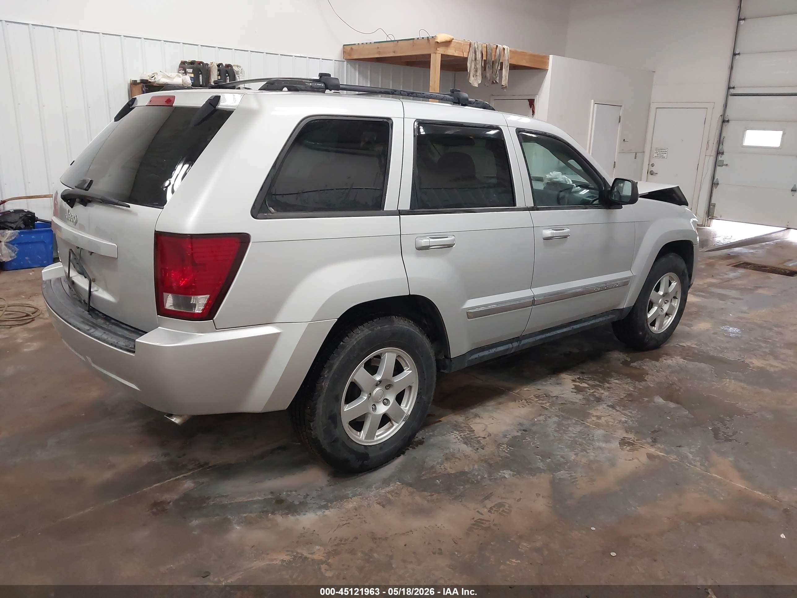 2010 Jeep Grand Cherokee Laredo Silver vin: 1J4PR4GK9AC127505