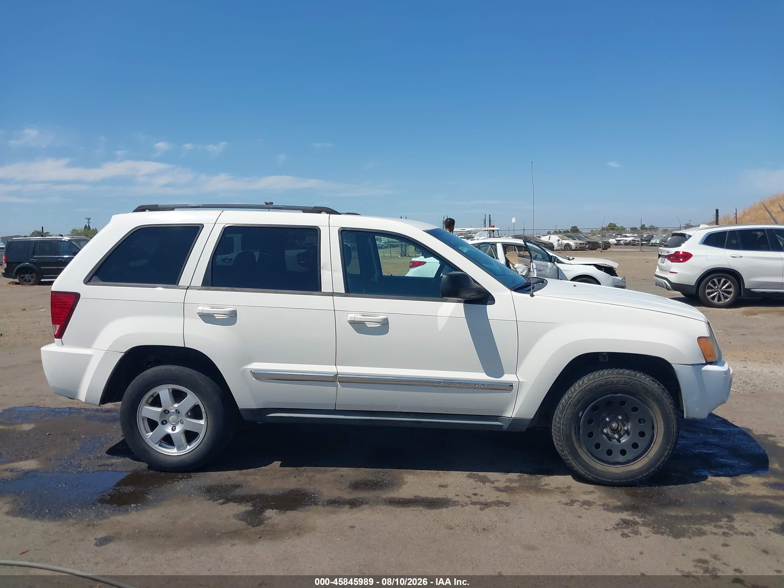 2010 Jeep Grand Cherokee Laredo White vin: 1J4PR4GK9AC140464