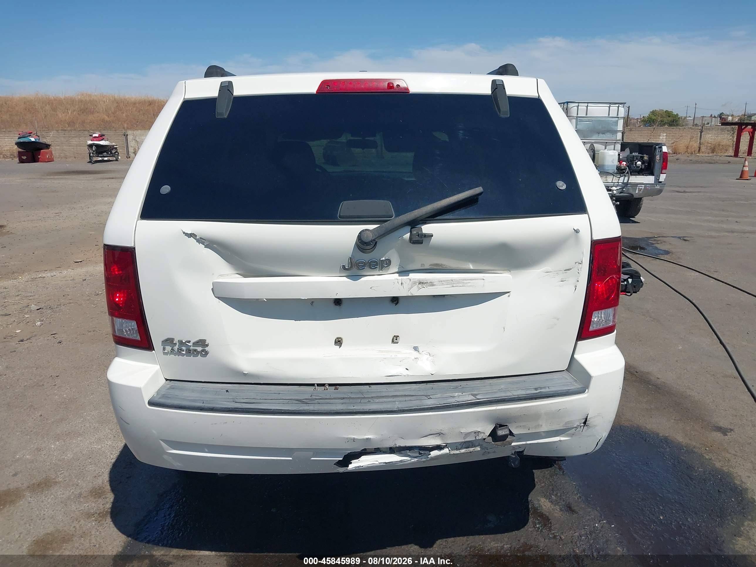 2010 Jeep Grand Cherokee Laredo White vin: 1J4PR4GK9AC140464