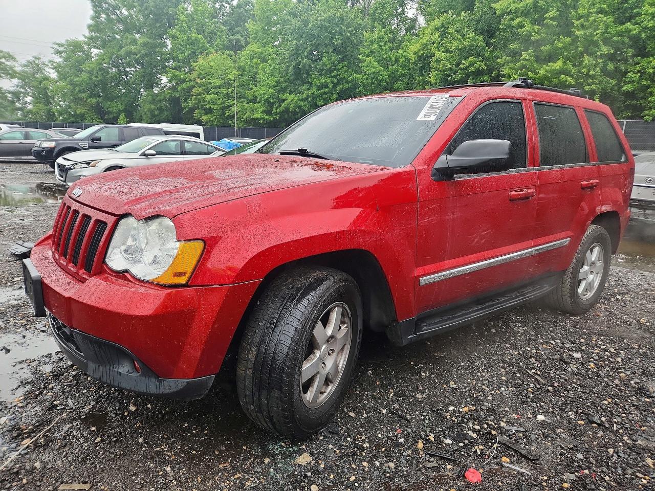 2010 Jeep Grand Cherokee Laredo Красный vin: 1J4PR4GK9AC149004