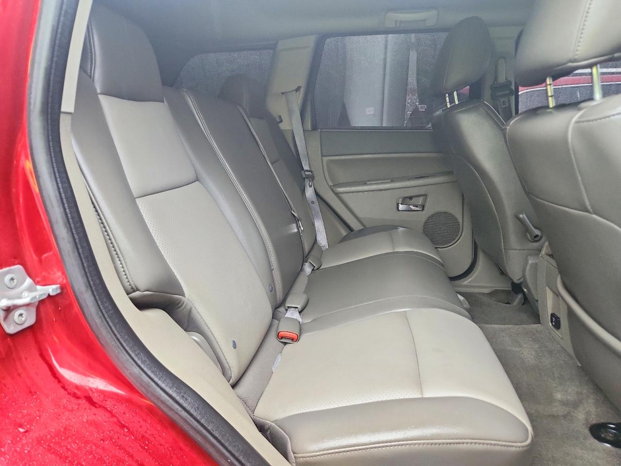 2010 Jeep Grand Cherokee Laredo Red vin: 1J4PR4GK9AC149004