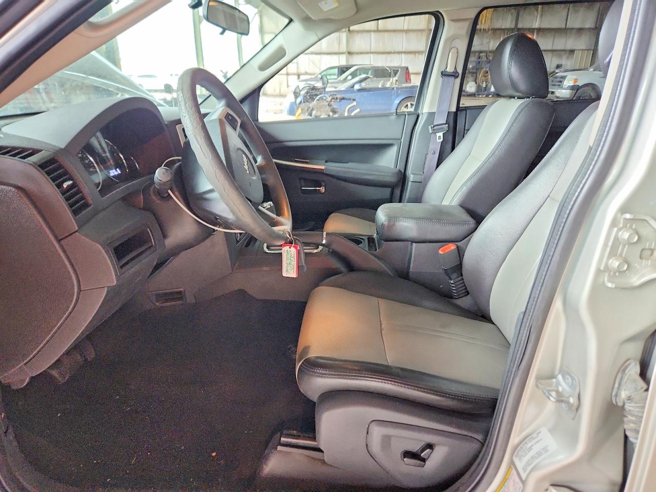 2010 Jeep Grand Cherokee Laredo Gray vin: 1J4PR4GKXAC100653