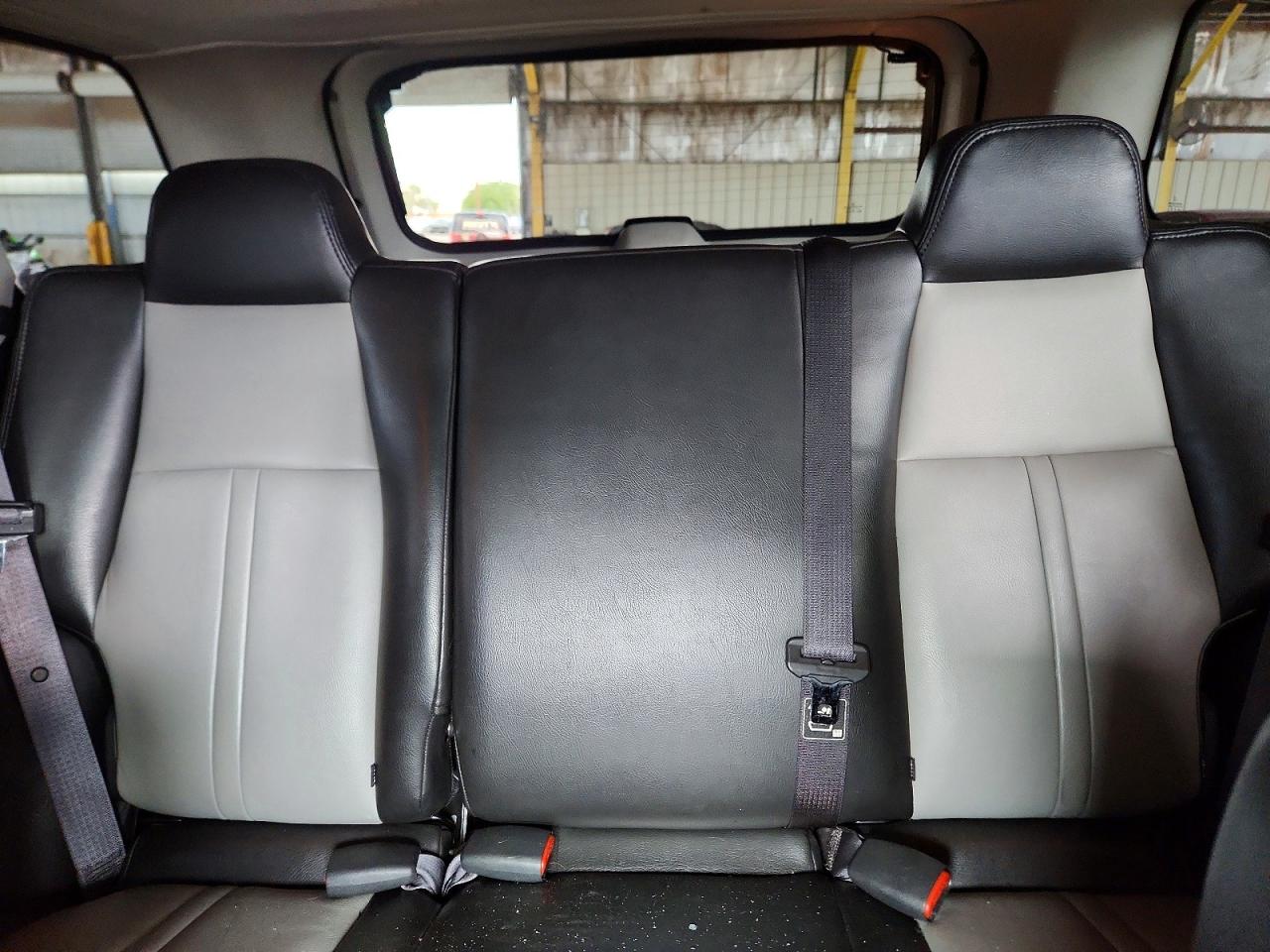 2010 Jeep Grand Cherokee Laredo Gray vin: 1J4PR4GKXAC100653