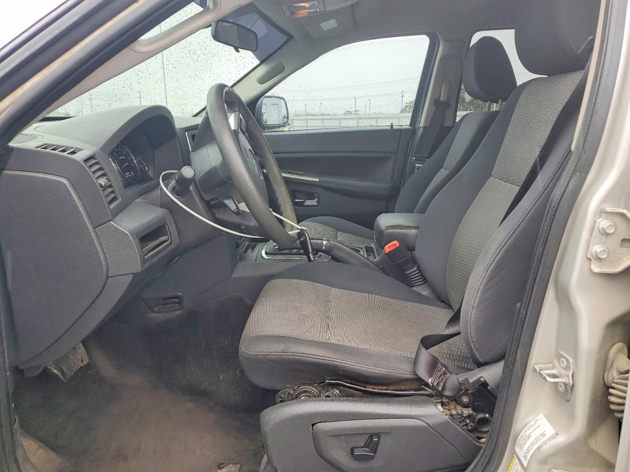 2010 Jeep Grand Cherokee Laredo Желто-коричневый vin: 1J4PR4GKXAC130753