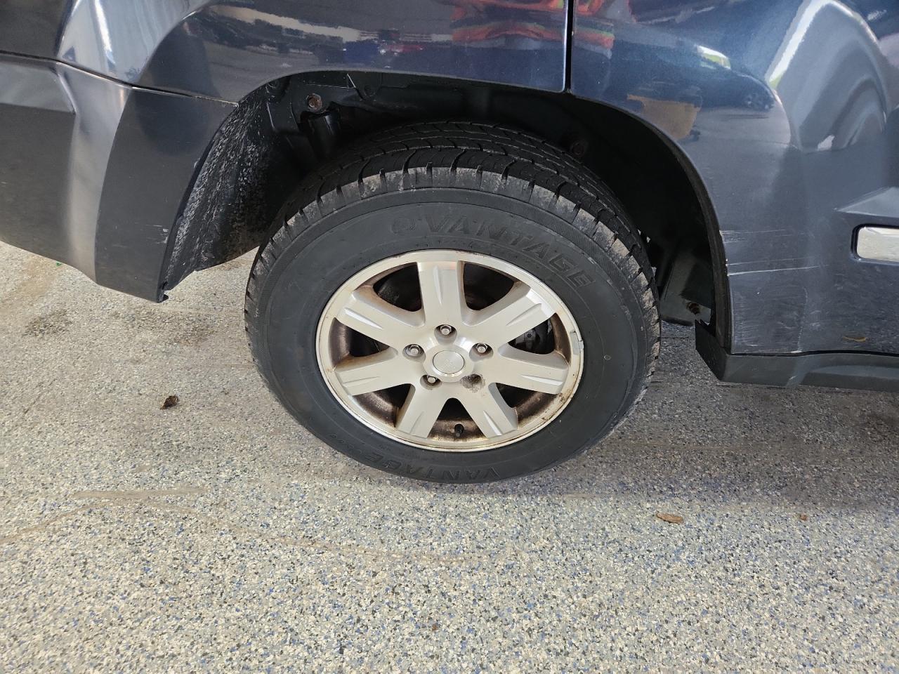 2010 Jeep Grand Cherokee Limited Синий vin: 1J4PR5GK3AC150459 Damage: Right Rear Door, Dent(S) W/ Paint Dmg, 1 To 2 Inches