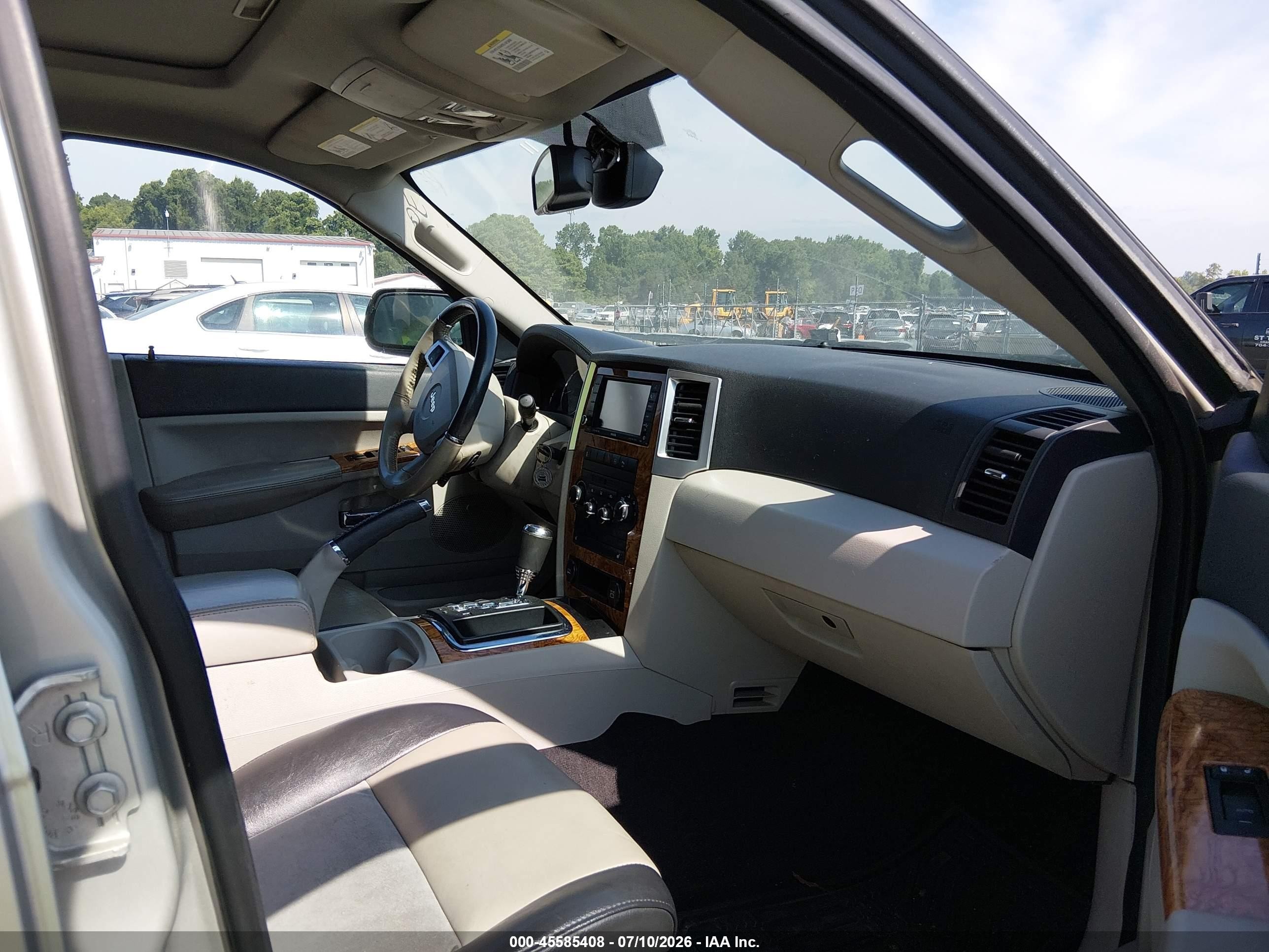 2010 Jeep Grand Cherokee Limited Серебряный vin: 1J4PR5GK7AC120333