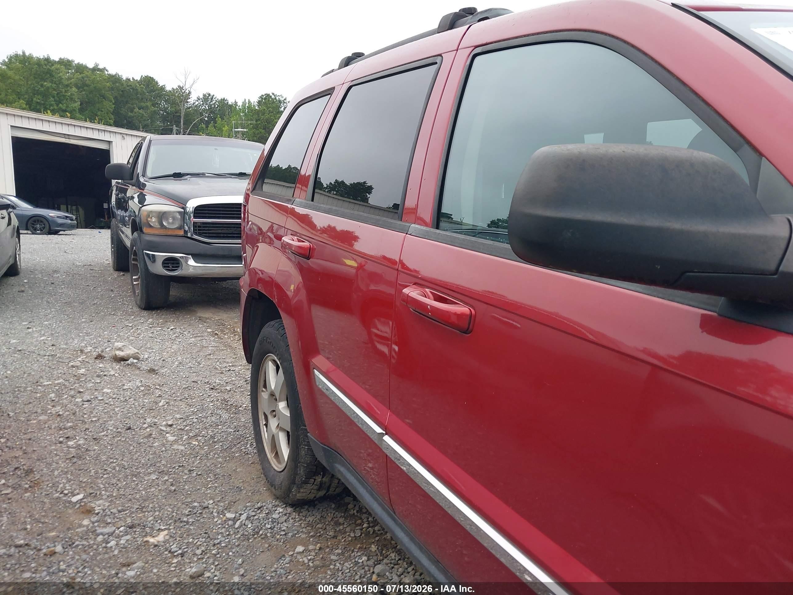 2010 Jeep Grand Cherokee Laredo Red vin: 1J4PS4GK1AC121573