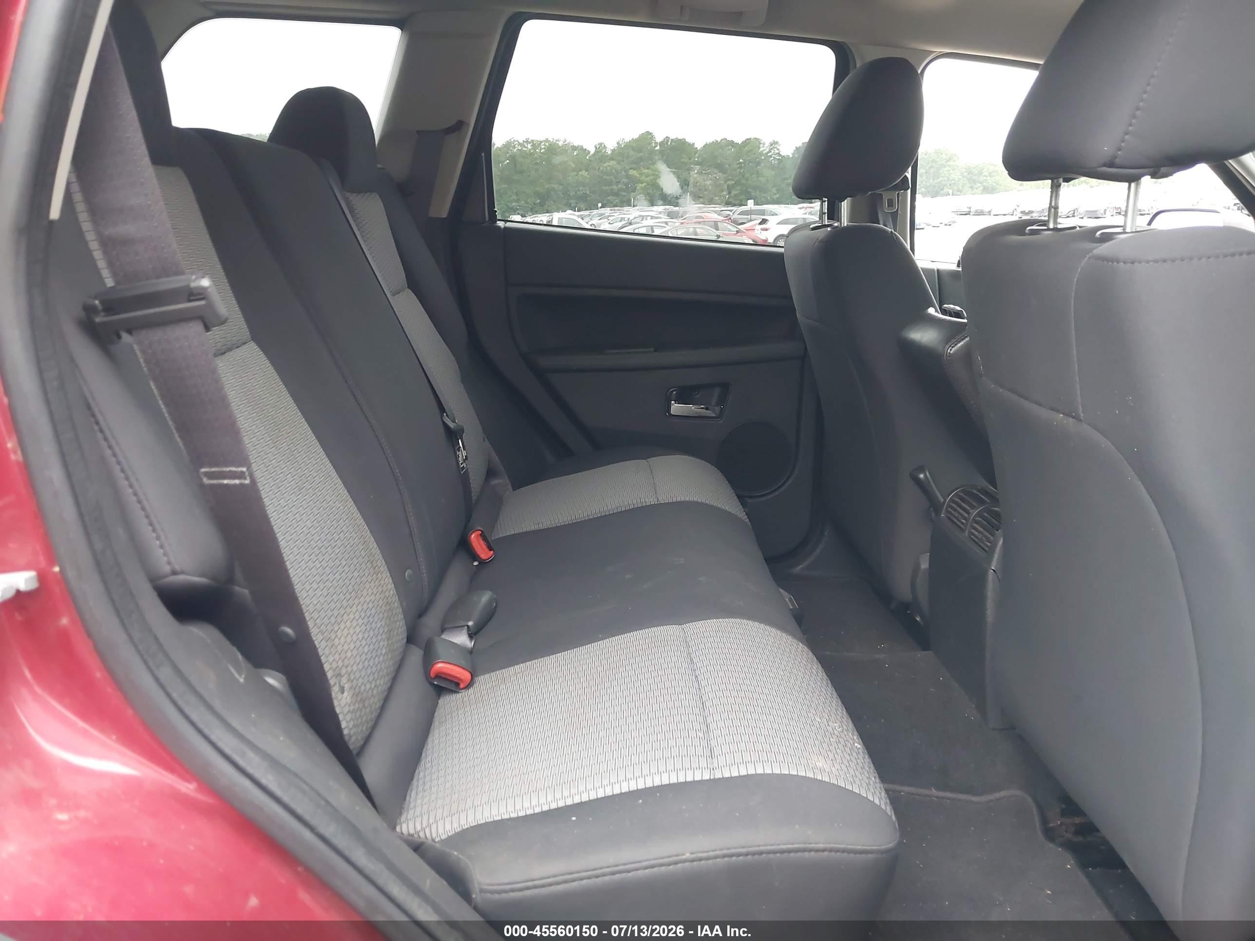 2010 Jeep Grand Cherokee Laredo Red vin: 1J4PS4GK1AC121573