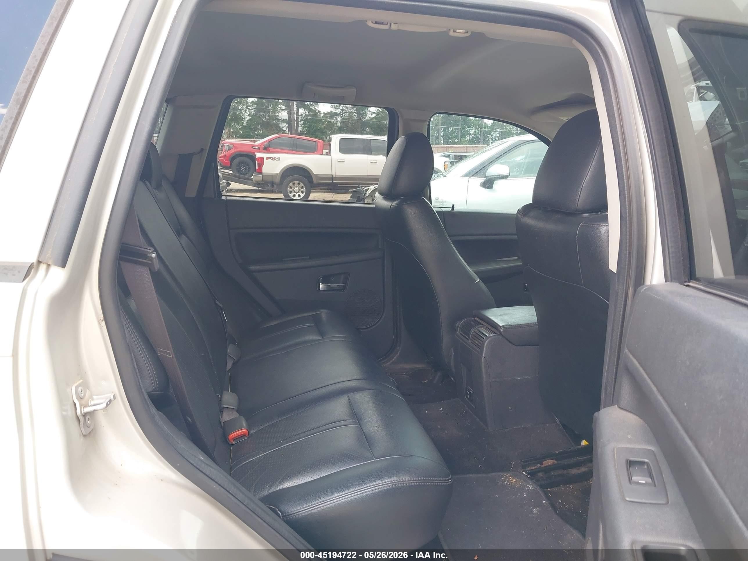 2010 Jeep Grand Cherokee Laredo Silver vin: 1J4PS4GK1AC121699