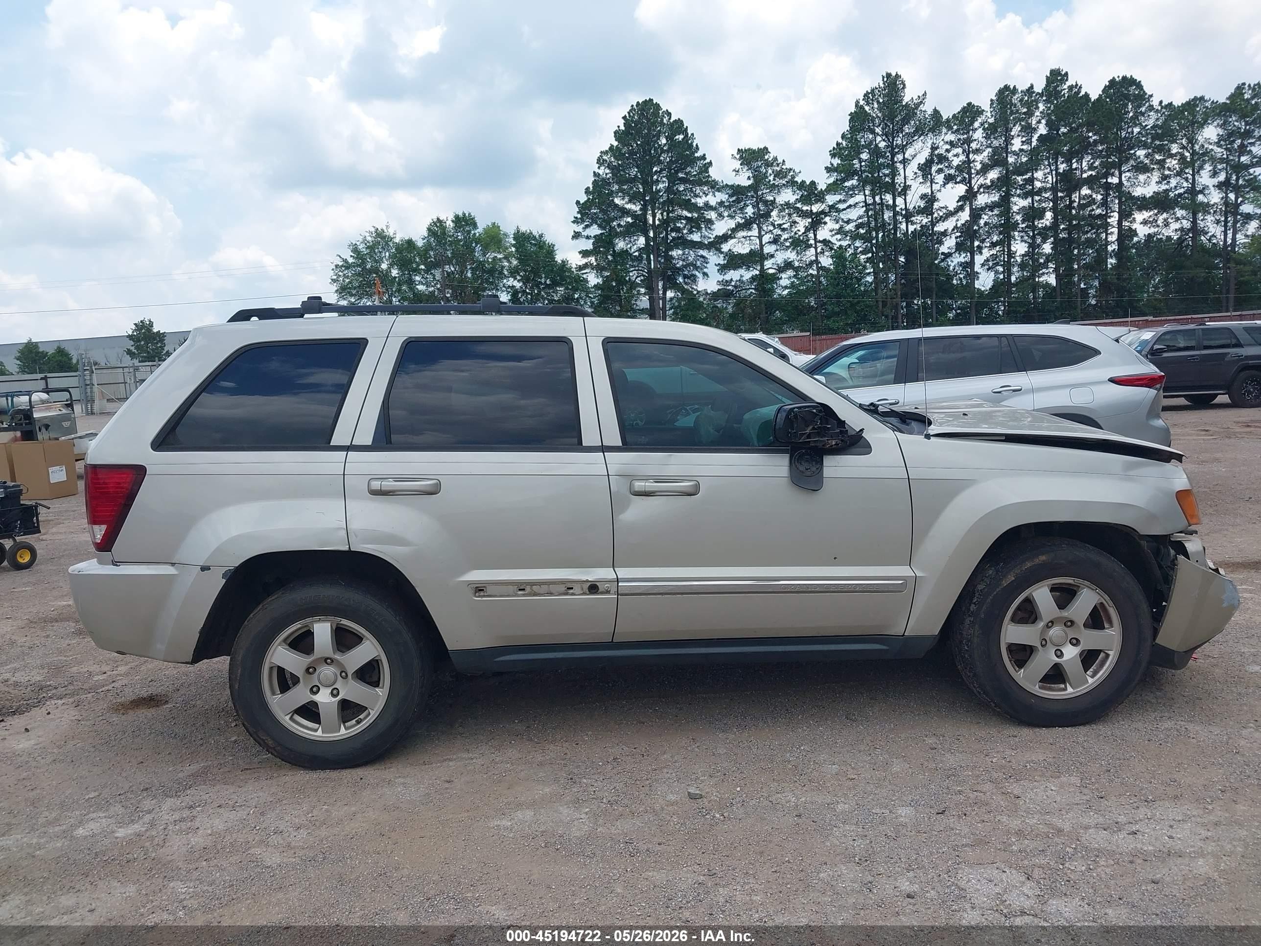 2010 Jeep Grand Cherokee Laredo Silver vin: 1J4PS4GK1AC121699