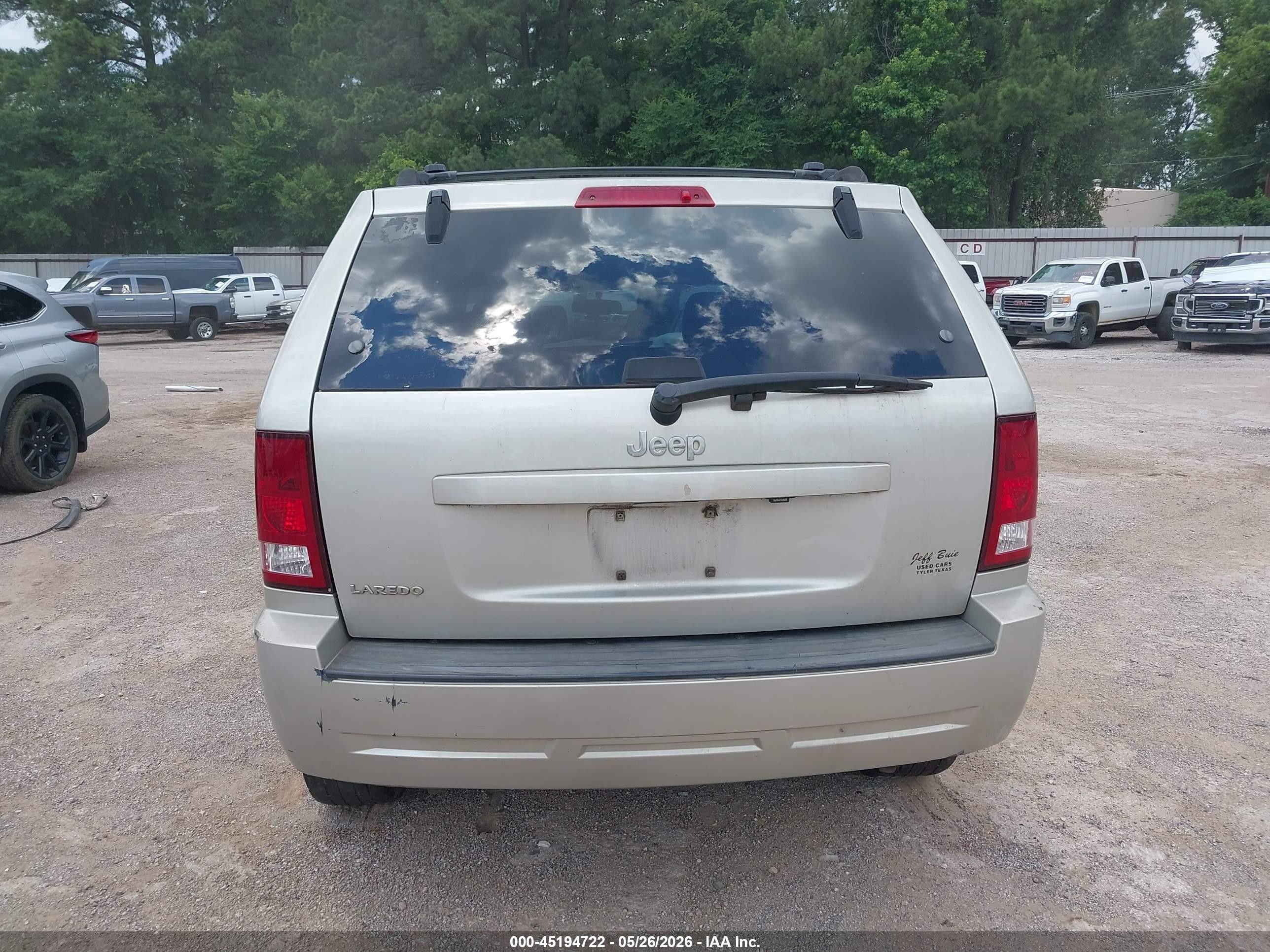 2010 Jeep Grand Cherokee Laredo Silver vin: 1J4PS4GK1AC121699