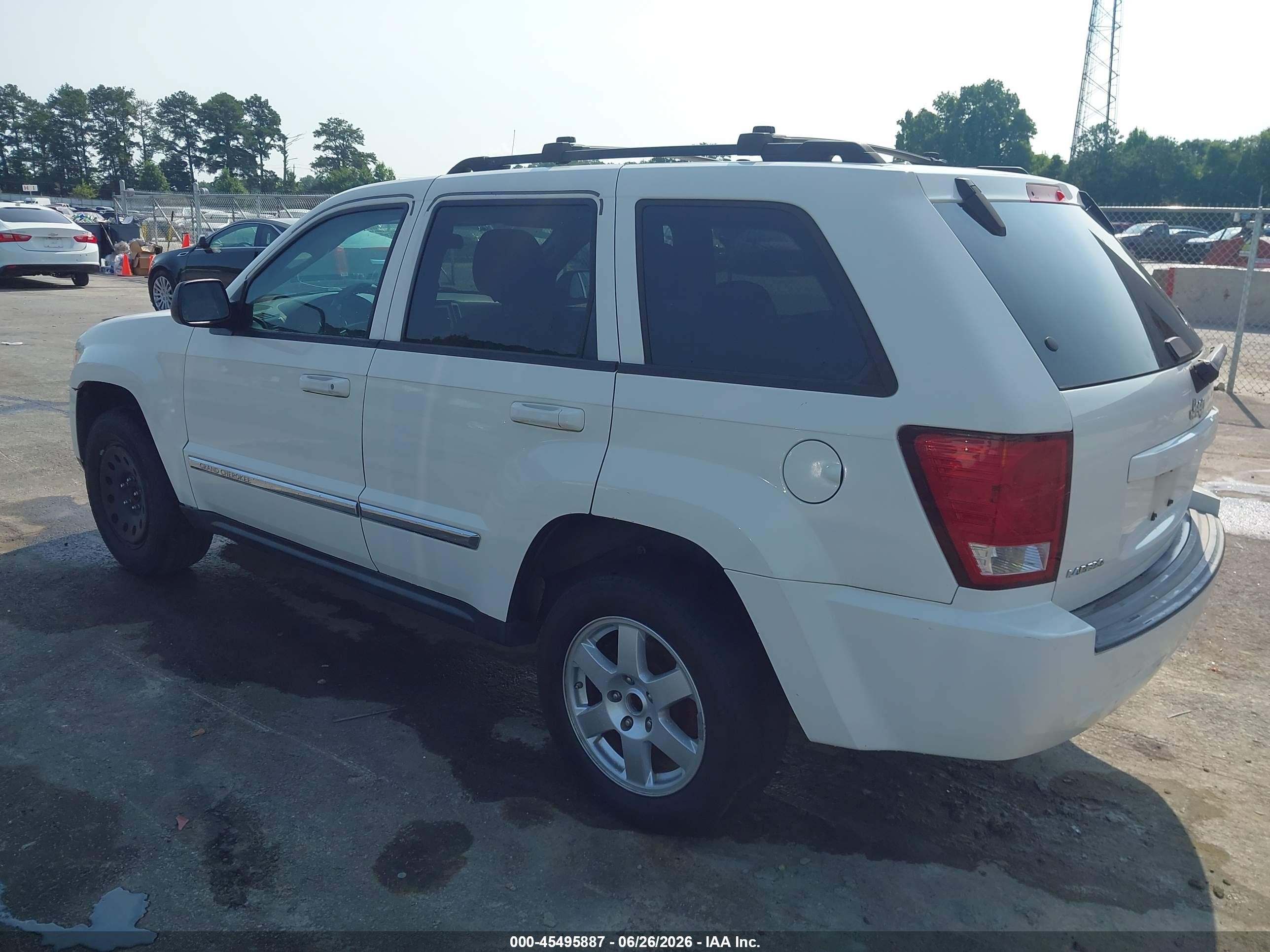 2010 Jeep Grand Cherokee Laredo Белый vin: 1J4PS4GK1AC156422