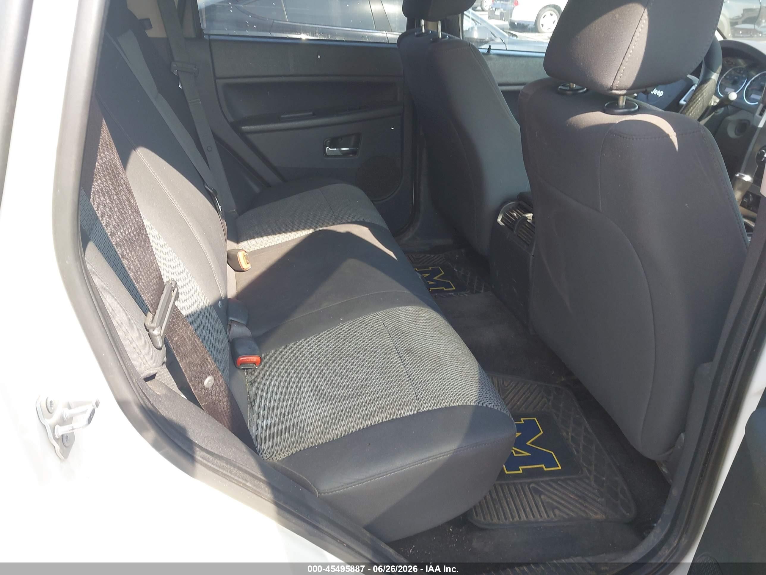 2010 Jeep Grand Cherokee Laredo Белый vin: 1J4PS4GK1AC156422