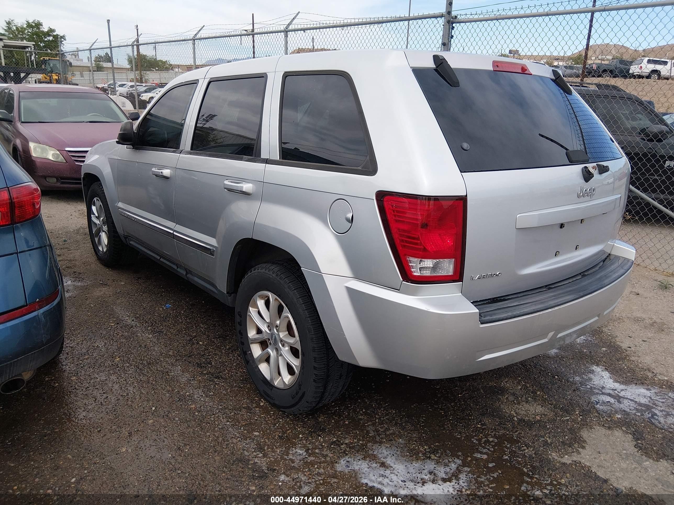 2010 Jeep Grand Cherokee Laredo Silver vin: 1J4PS4GK2AC146322