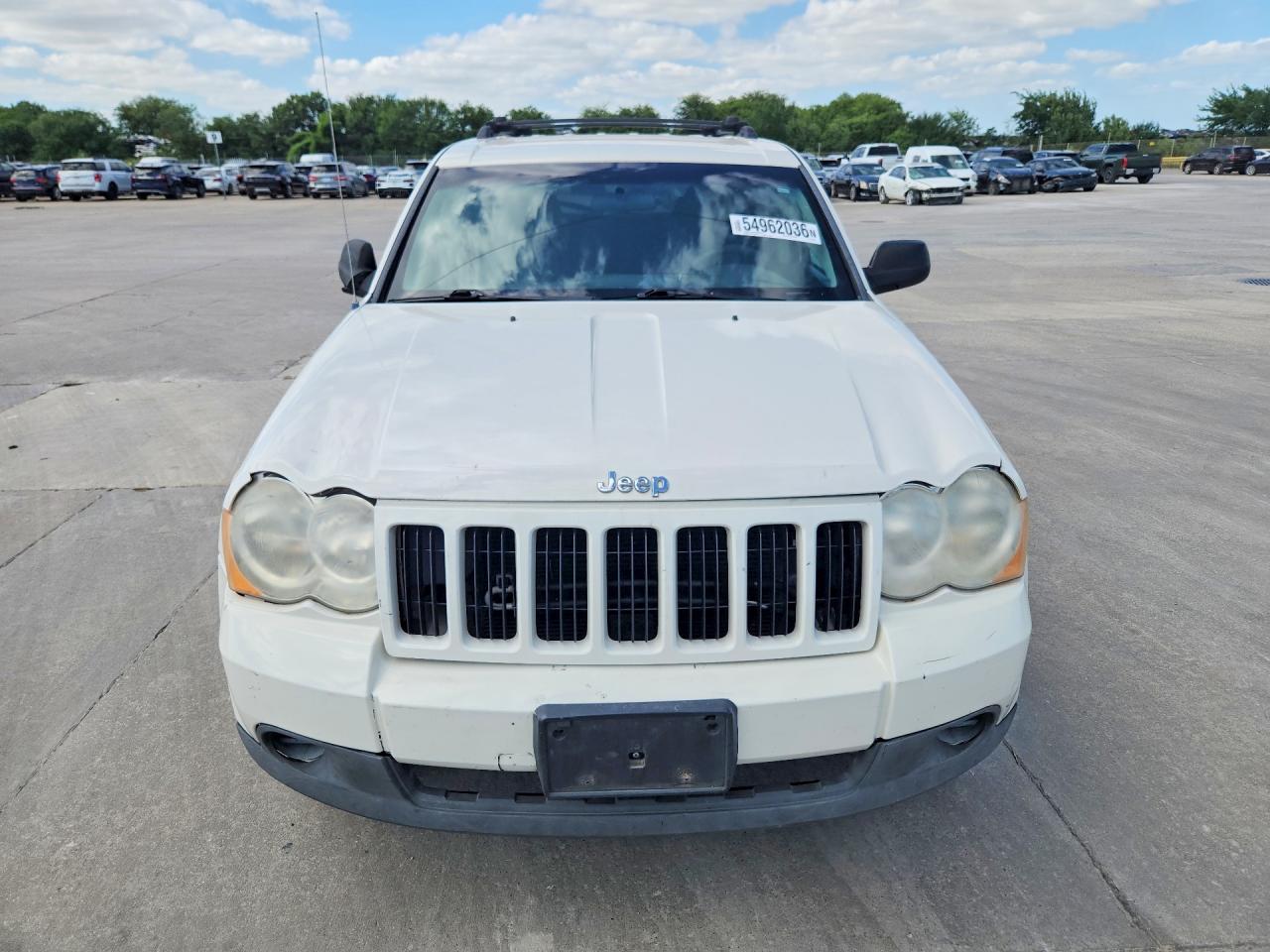 2010 Jeep Grand Cherokee Laredo Белый vin: 1J4PS4GK3AC106766