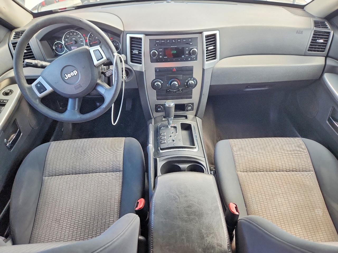 2010 Jeep Grand Cherokee Laredo Белый vin: 1J4PS4GK3AC106766