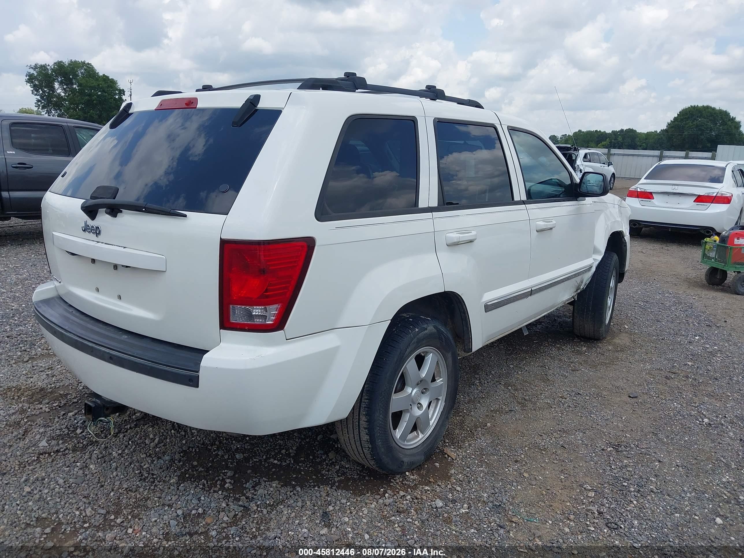 2010 Jeep Grand Cherokee Laredo White vin: 1J4PS4GK3AC136737