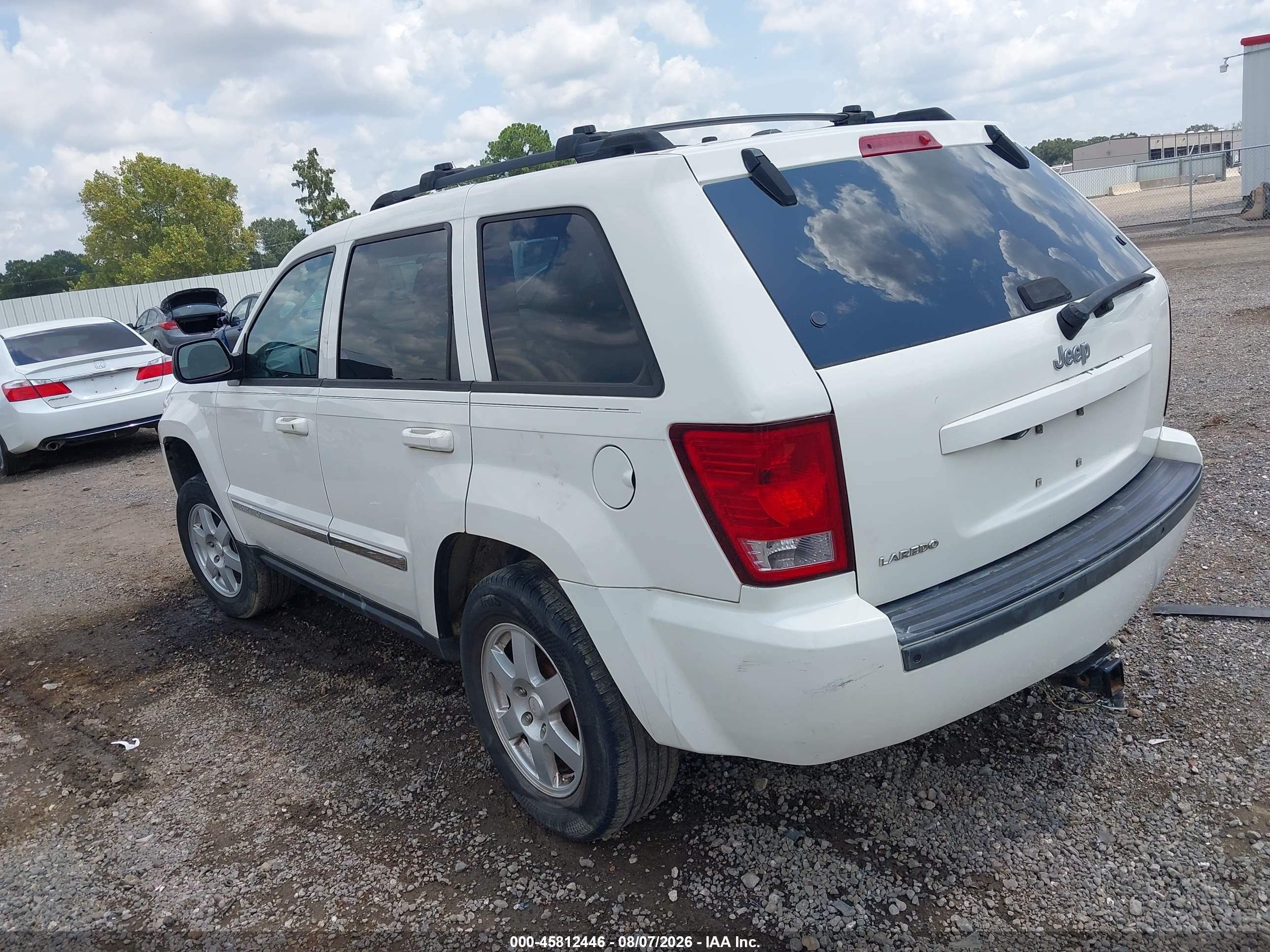 2010 Jeep Grand Cherokee Laredo White vin: 1J4PS4GK3AC136737