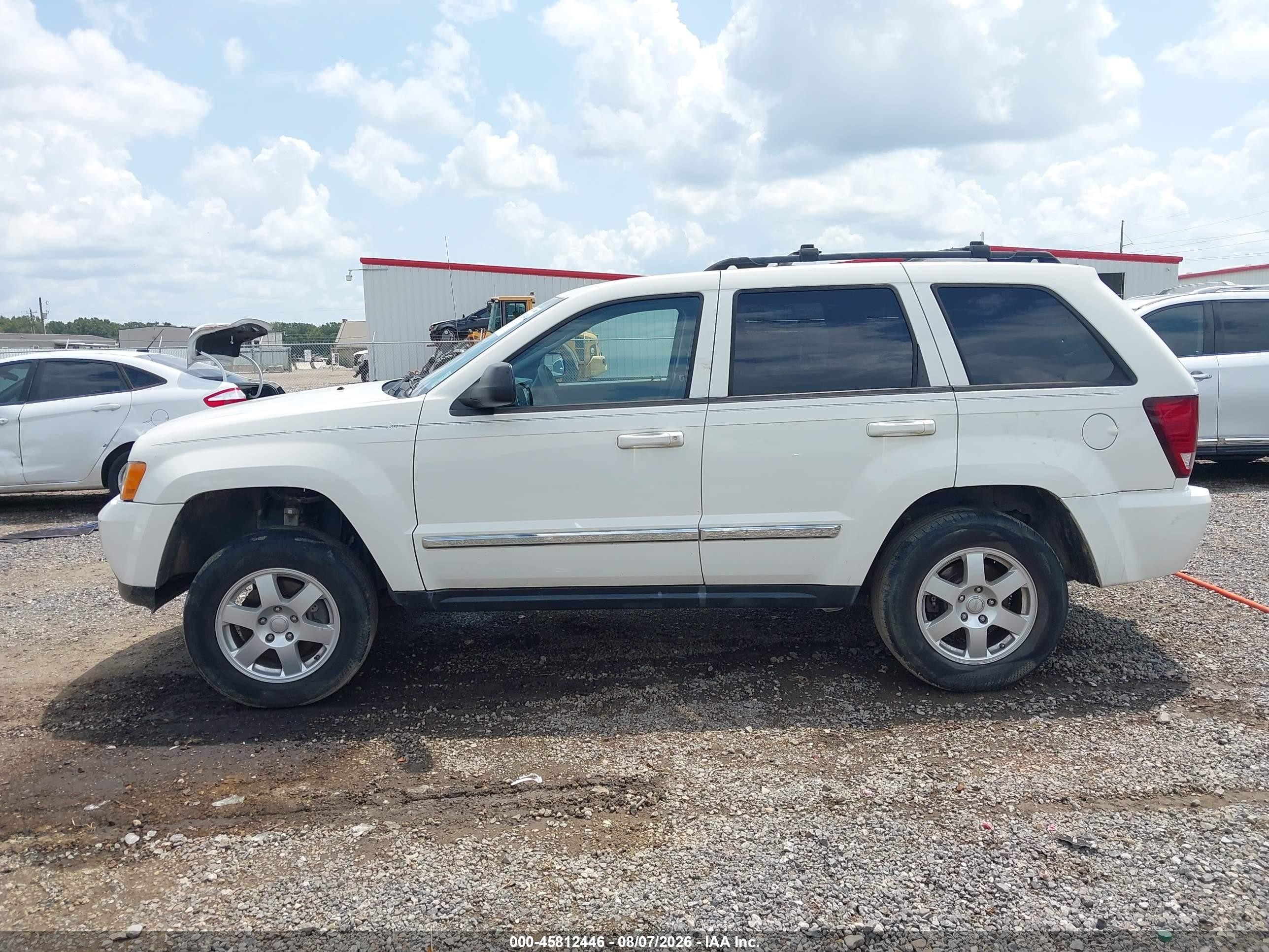 2010 Jeep Grand Cherokee Laredo White vin: 1J4PS4GK3AC136737