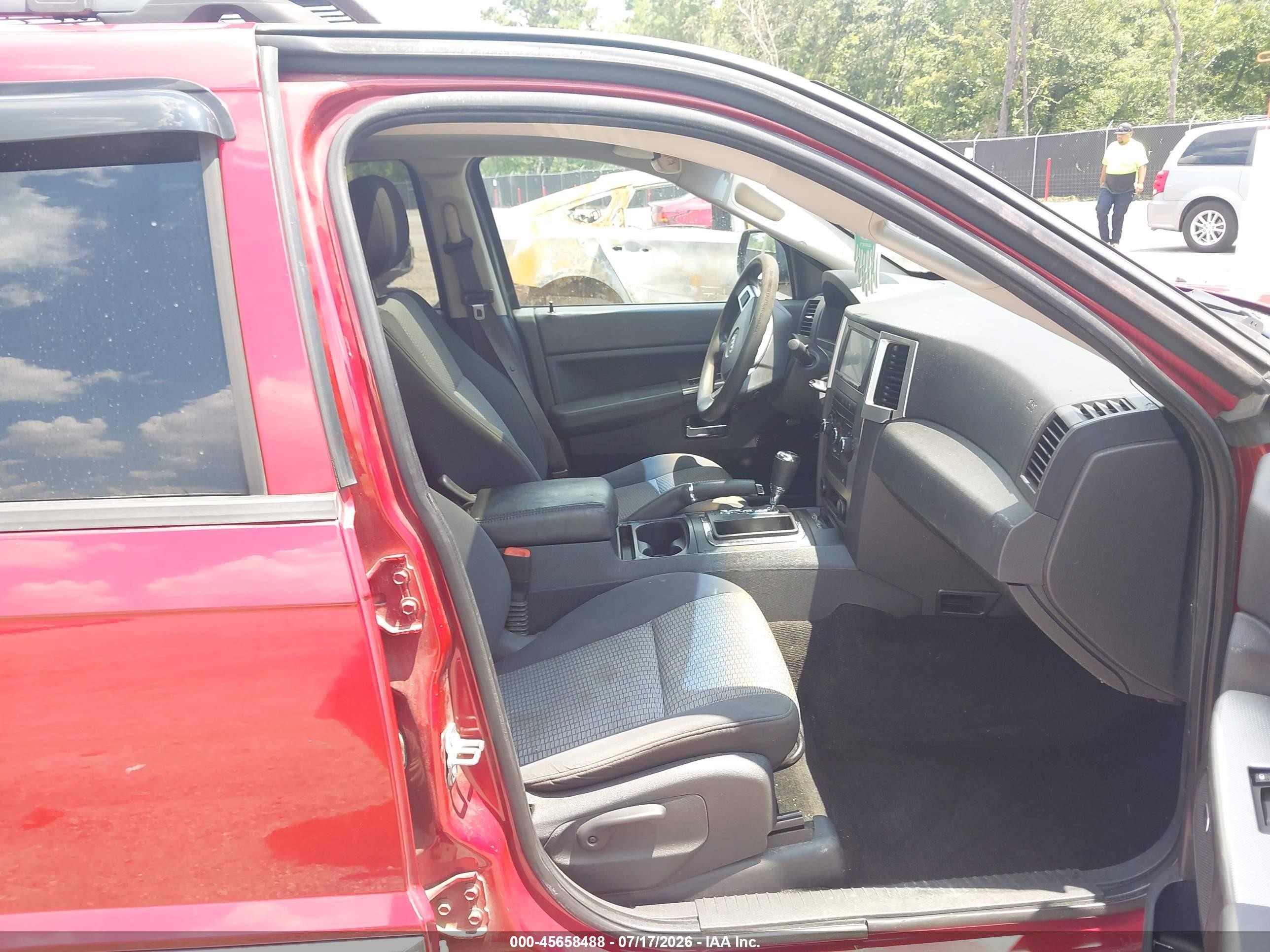 2010 Jeep Grand Cherokee Laredo Red vin: 1J4PS4GK5AC121219