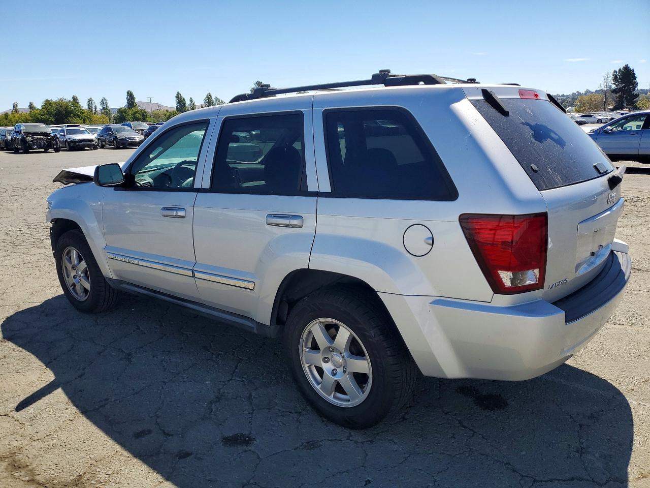 2010 Jeep Grand Cherokee Laredo Silver vin: 1J4PS4GK5AC155354