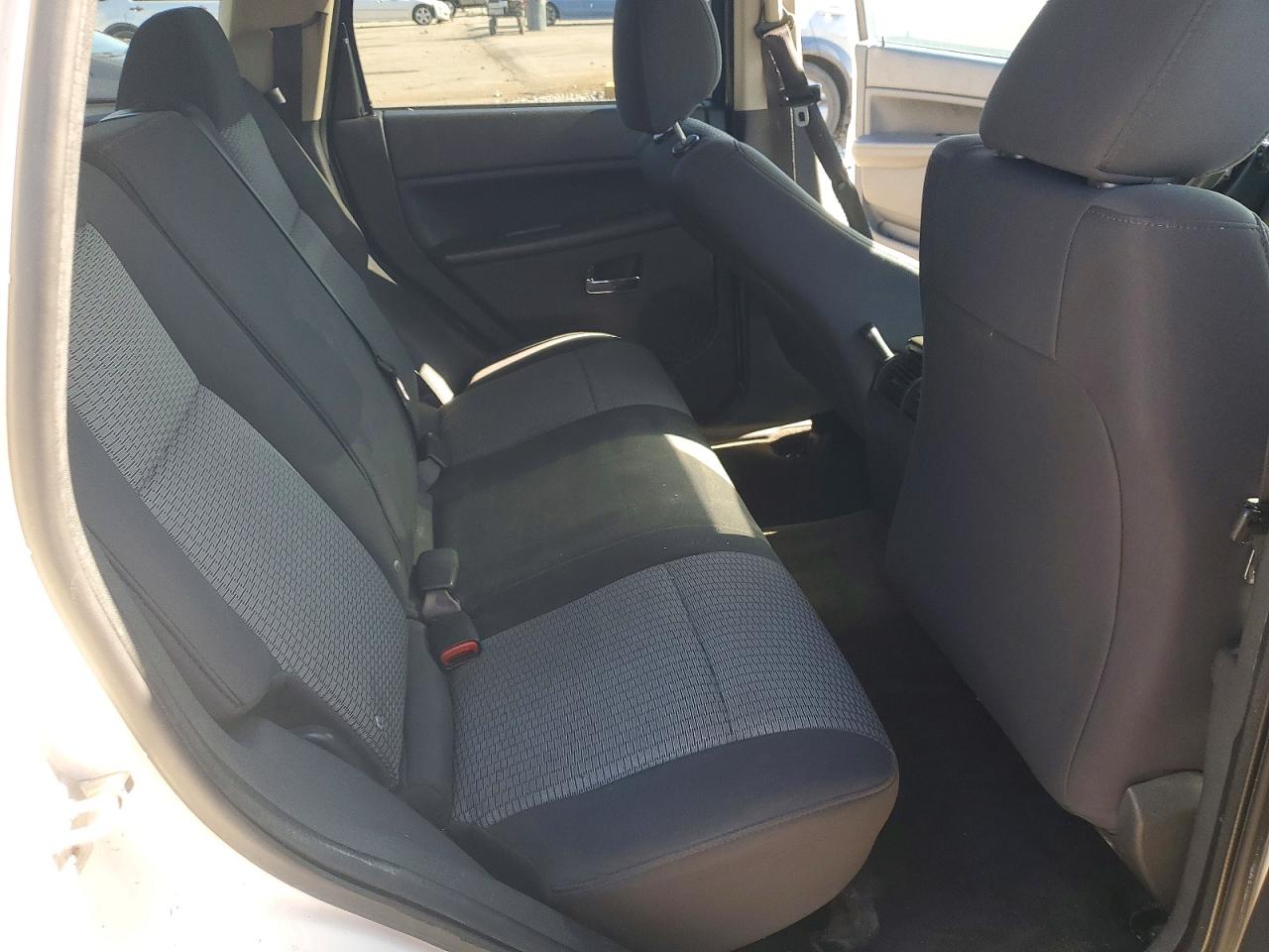 2010 Jeep Grand Cherokee Laredo White vin: 1J4PS4GK5AC160022