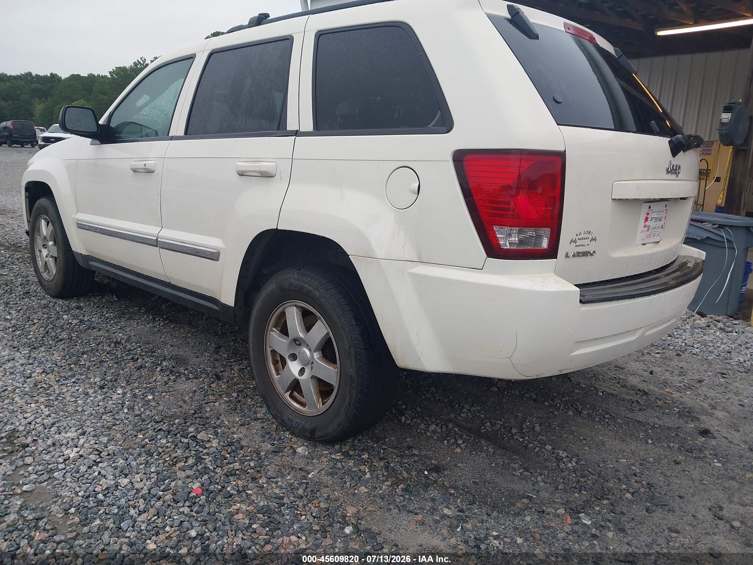 2010 Jeep Grand Cherokee Laredo White vin: 1J4PS4GK6AC140541
