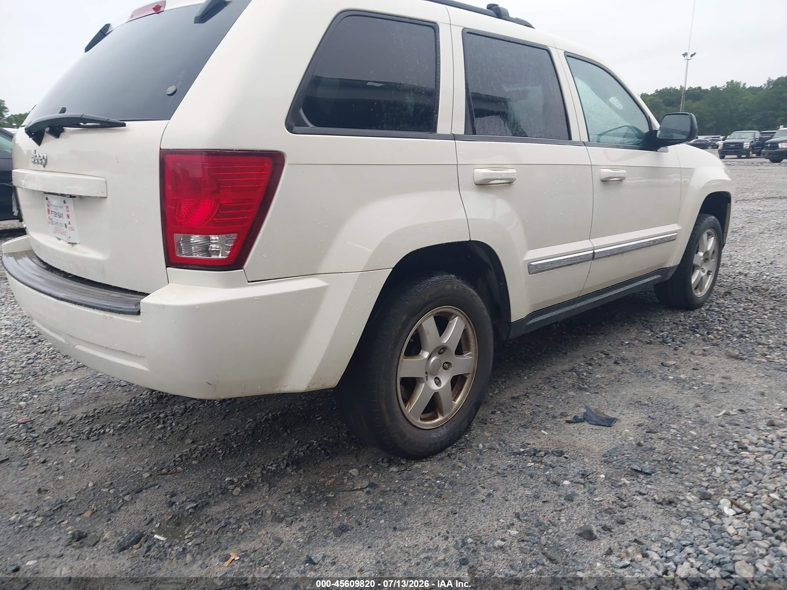 2010 Jeep Grand Cherokee Laredo White vin: 1J4PS4GK6AC140541
