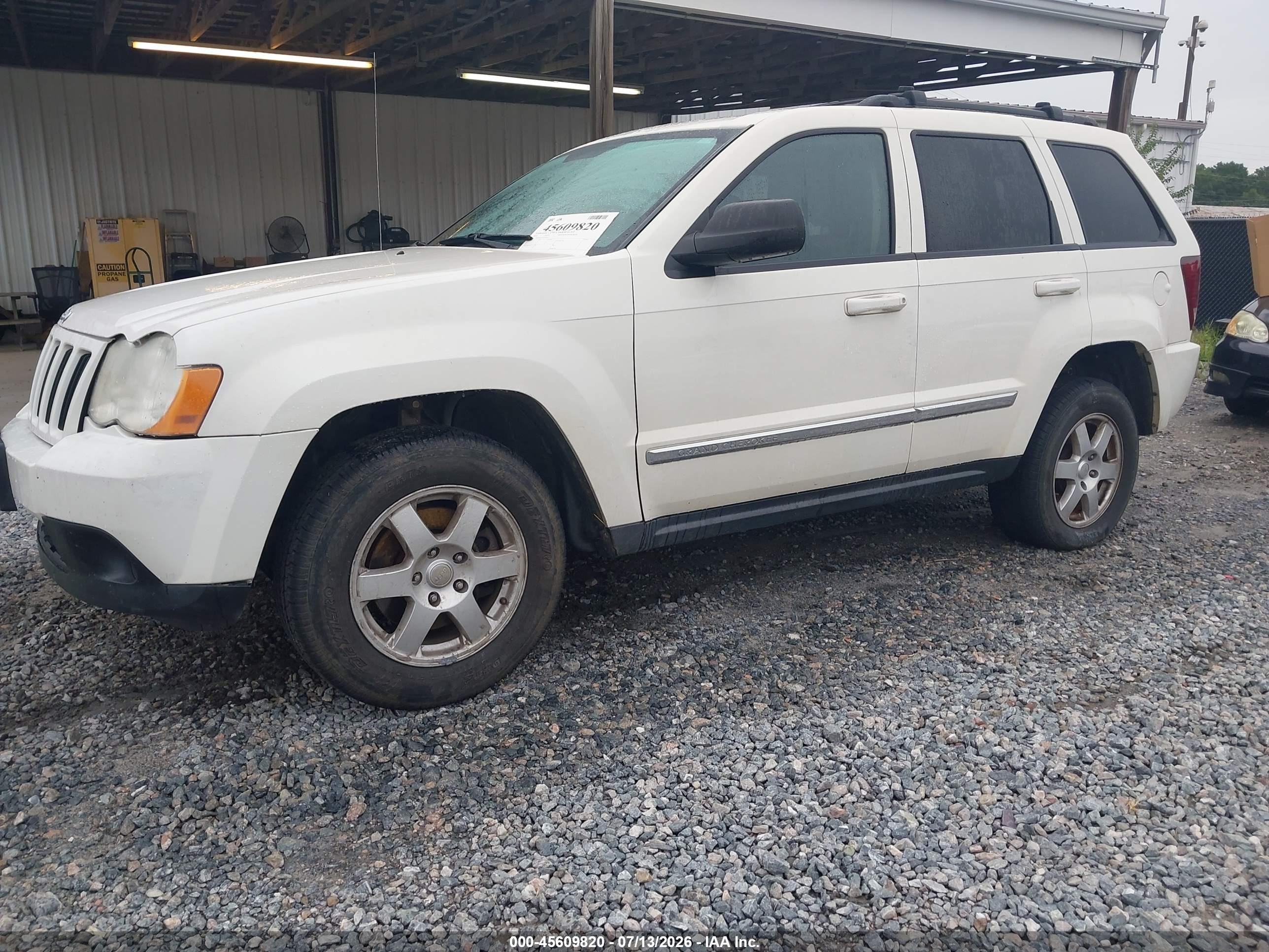 2010 Jeep Grand Cherokee Laredo White vin: 1J4PS4GK6AC140541