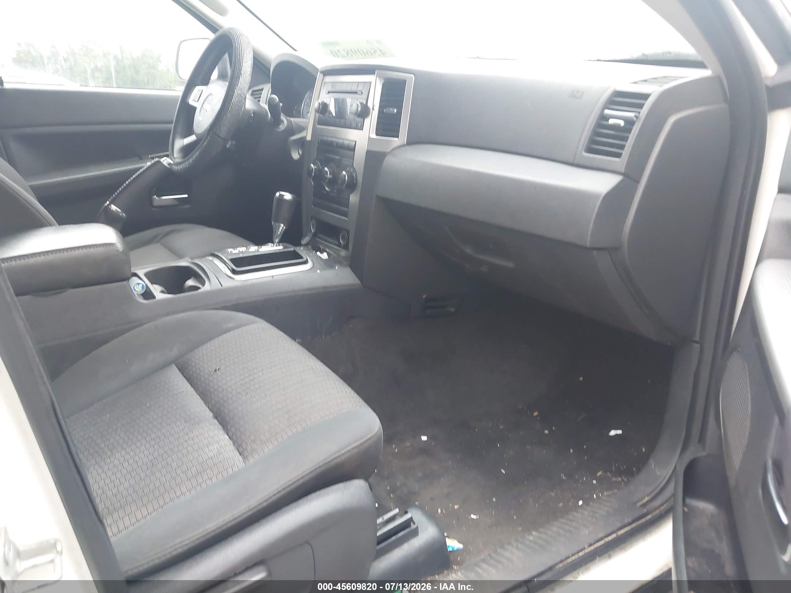 2010 Jeep Grand Cherokee Laredo White vin: 1J4PS4GK6AC140541