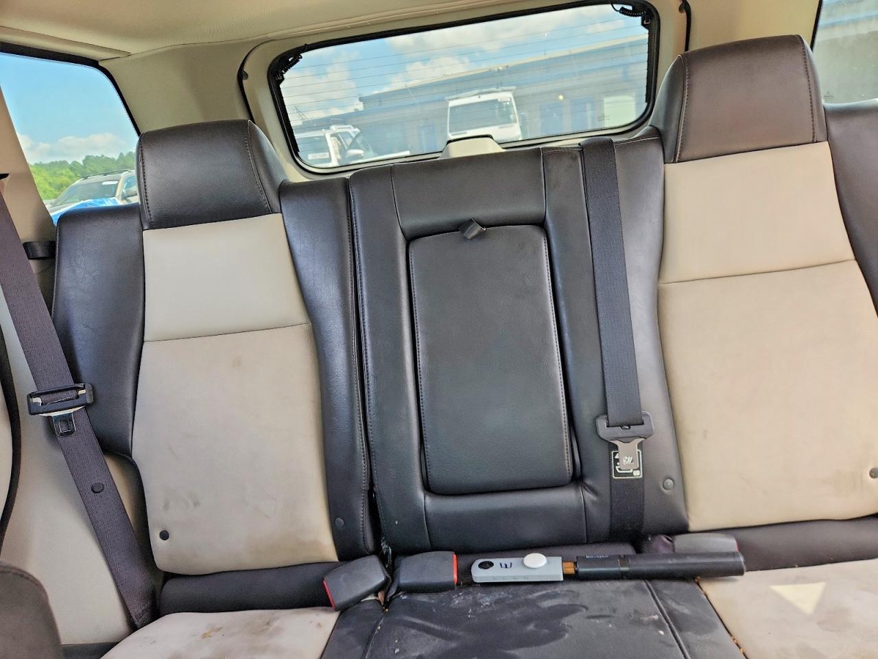 2010 Jeep Grand Cherokee Limited Silver vin: 1J4PS5GKXAC121528