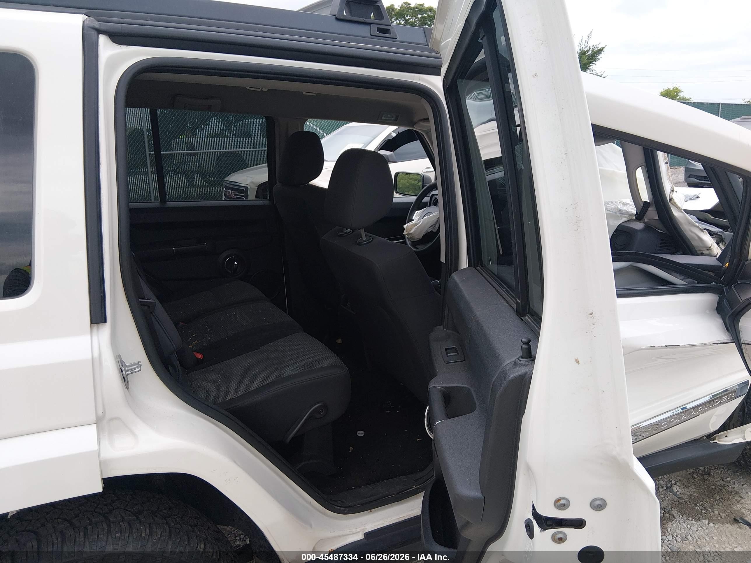 2010 Jeep Commander Sport White vin: 1J4RG4GK0AC140786