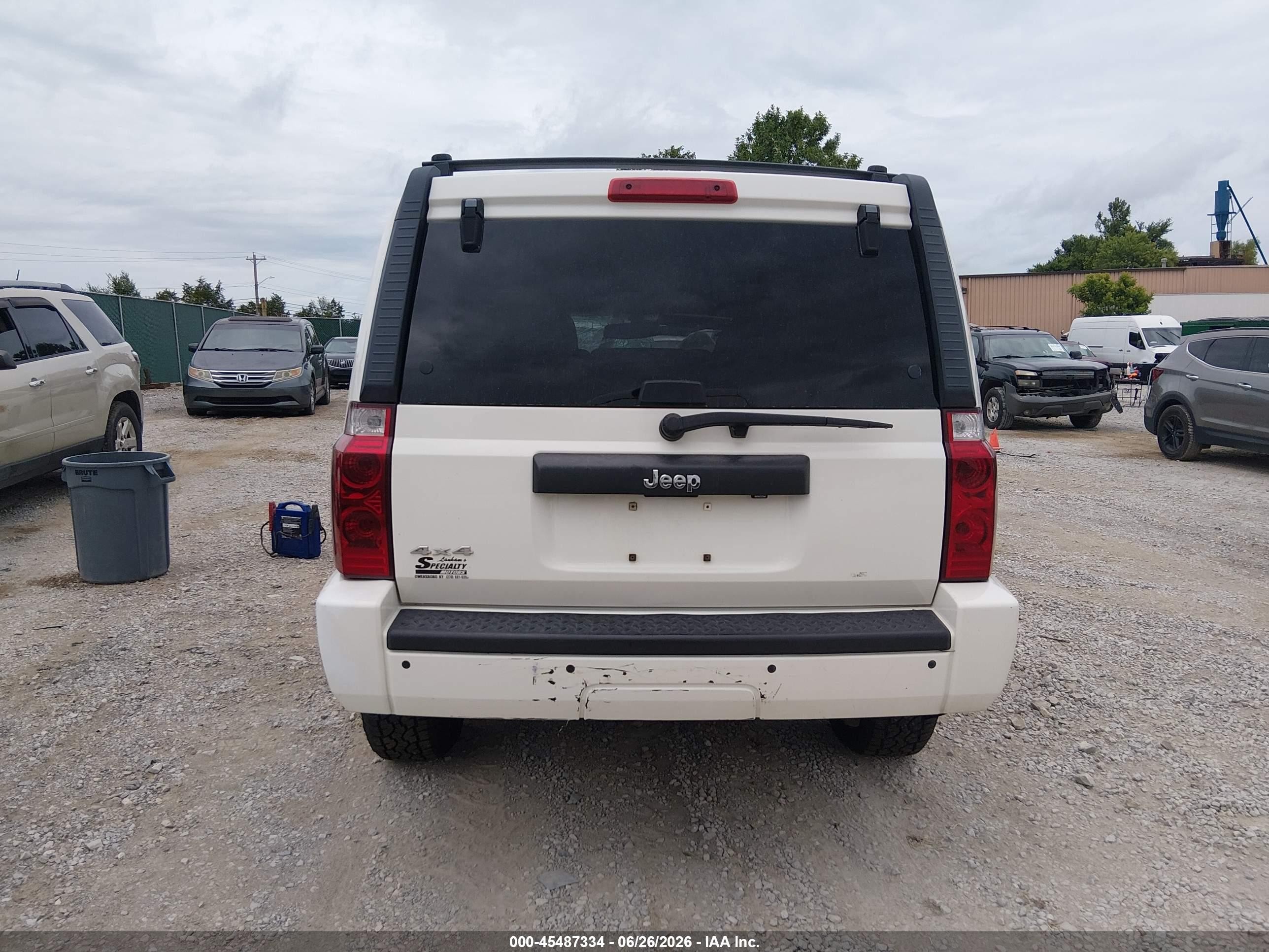 2010 Jeep Commander Sport White vin: 1J4RG4GK0AC140786