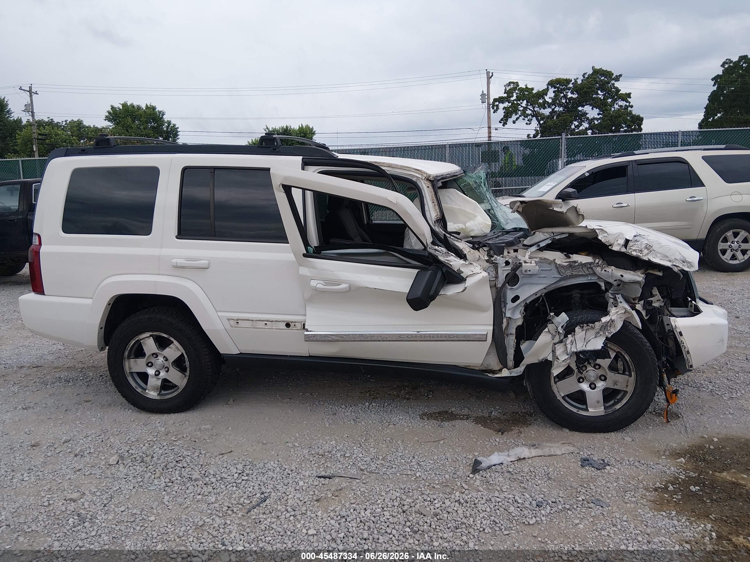 2010 Jeep Commander Sport White vin: 1J4RG4GK0AC140786