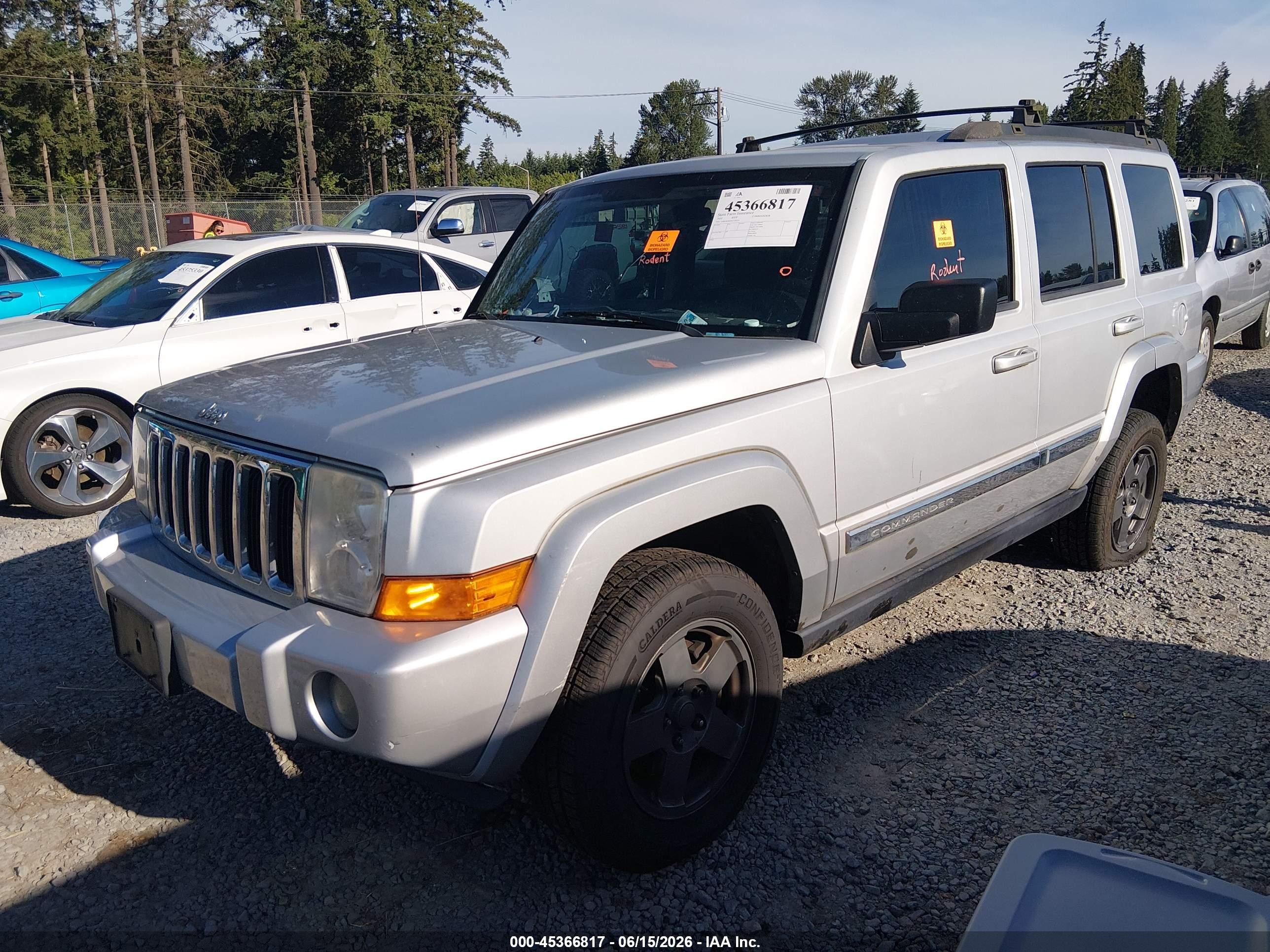 2010 Jeep Commander Sport Silver vin: 1J4RG4GK0AC158219