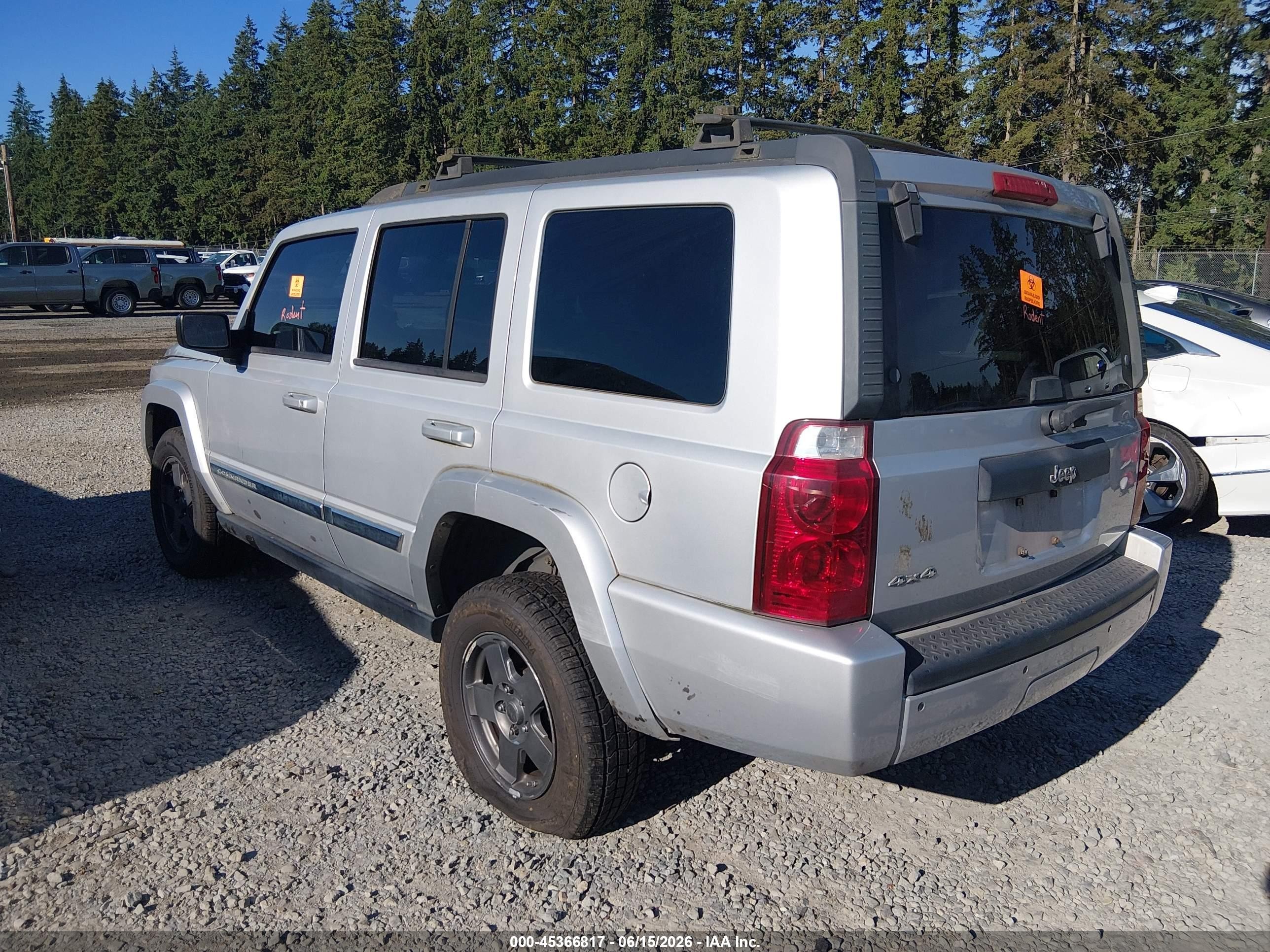 2010 Jeep Commander Sport Silver vin: 1J4RG4GK0AC158219