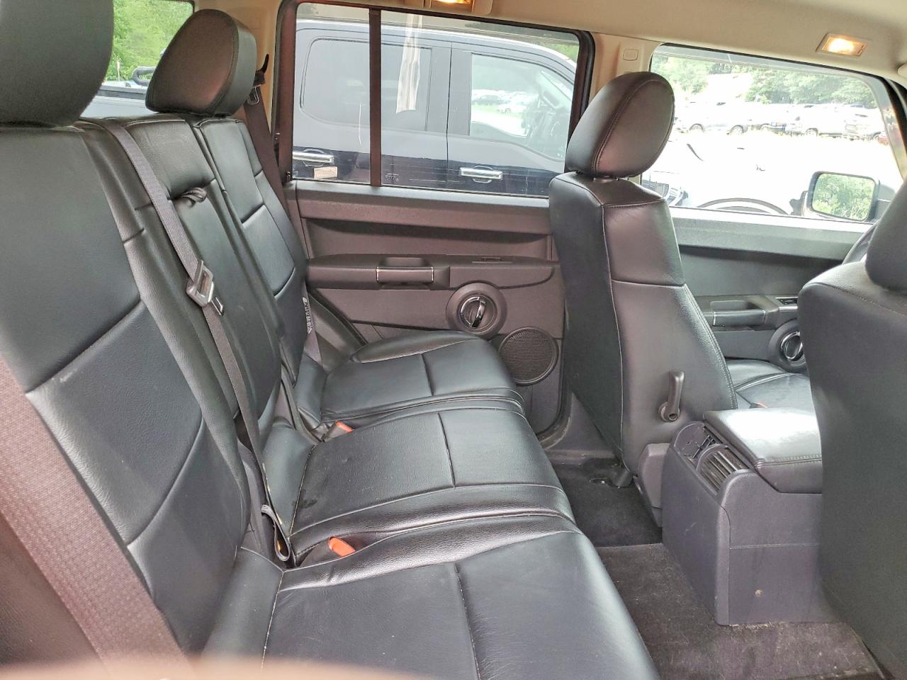 2010 Jeep Commander Sport Black vin: 1J4RG4GK1AC137220
