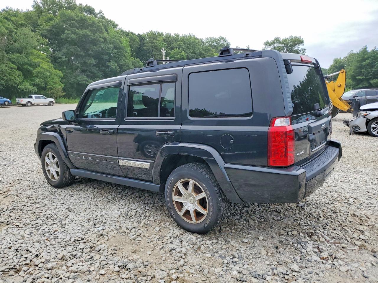 2010 Jeep Commander Sport Black vin: 1J4RG4GK1AC137220
