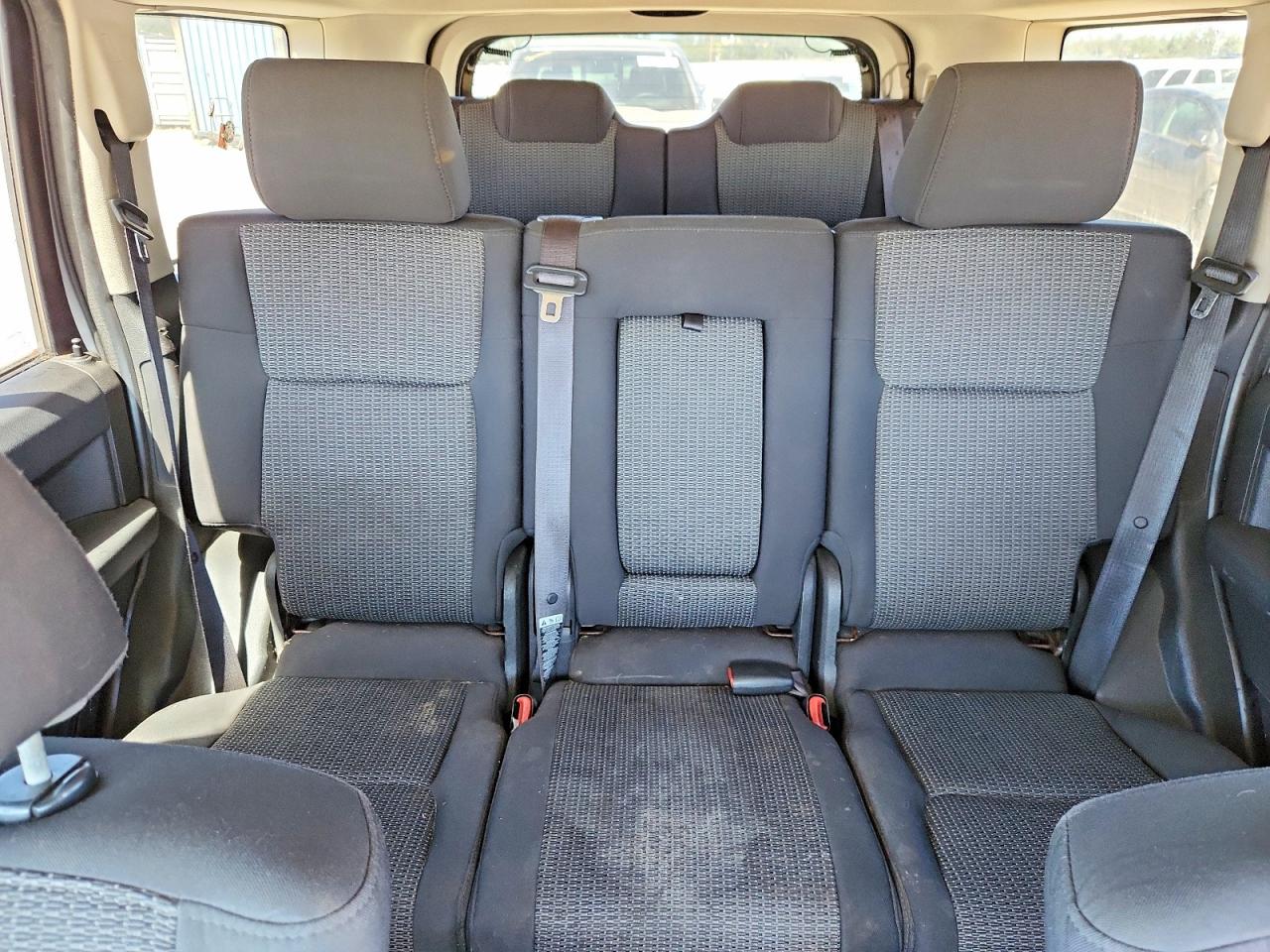 2010 Jeep Commander Sport Silver vin: 1J4RG4GK3AC127630