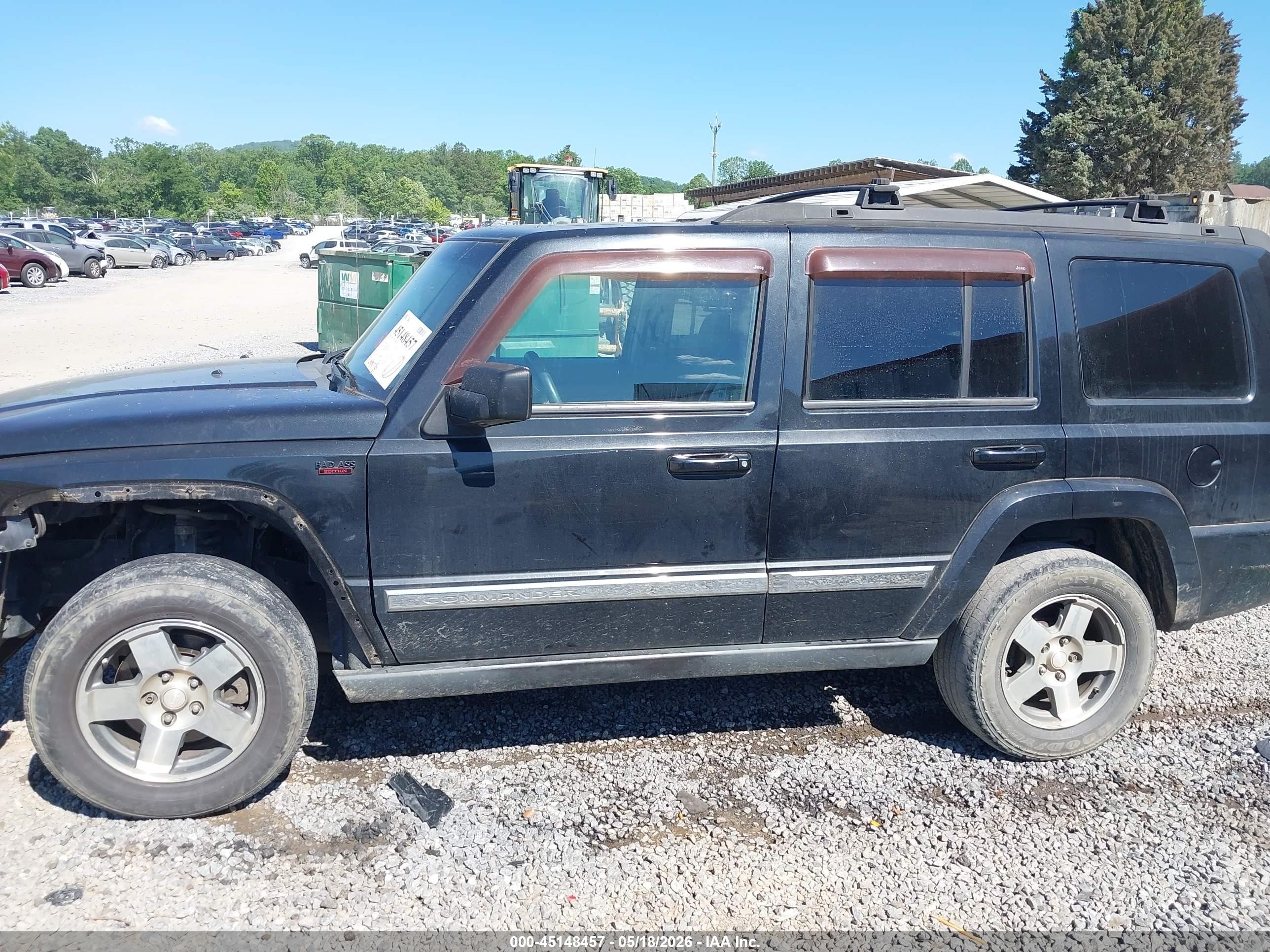 2010 Jeep Commander Sport Black vin: 1J4RG4GK4AC121996