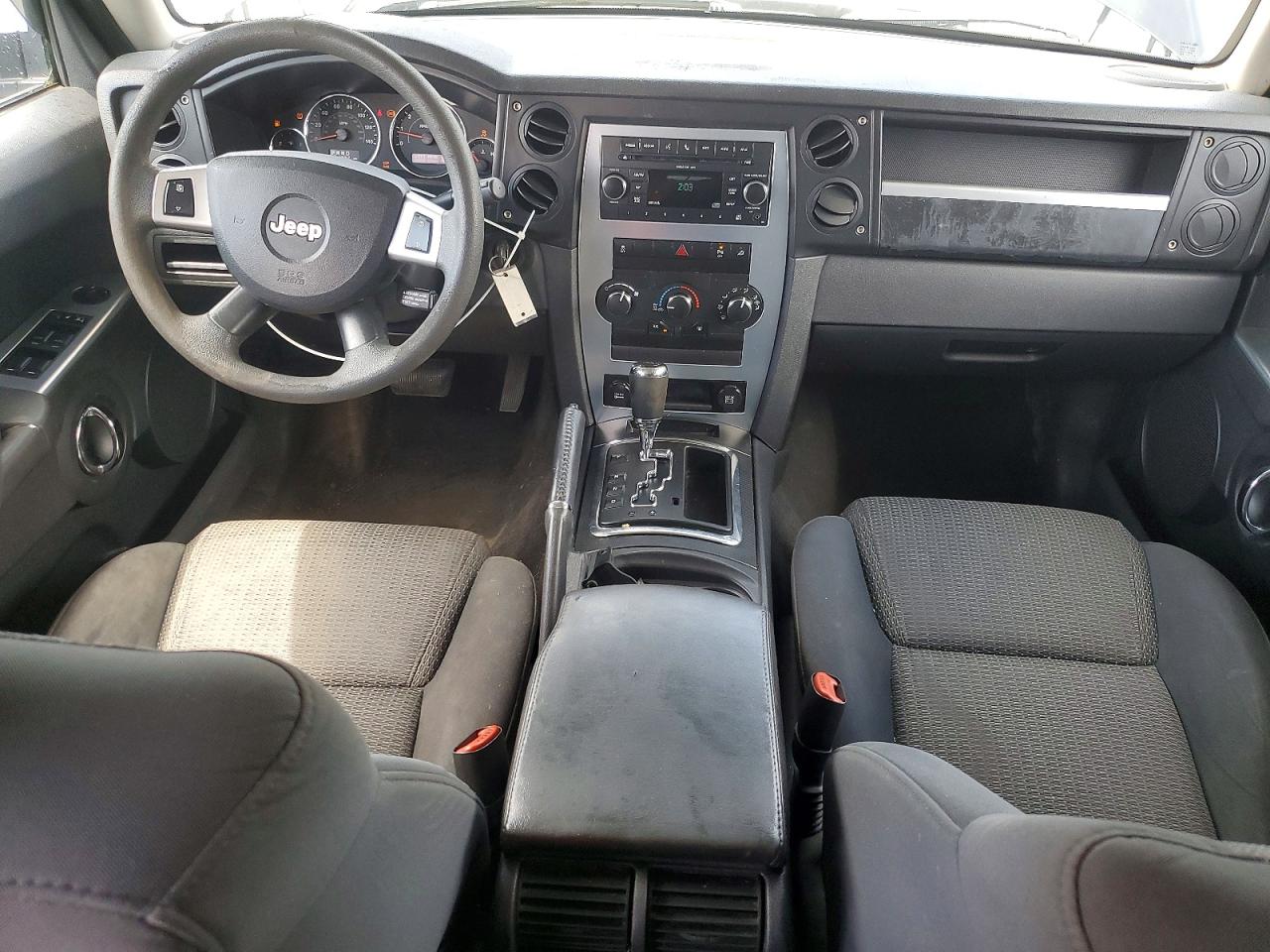 2010 Jeep Commander Sport White vin: 1J4RG4GK4AC137163