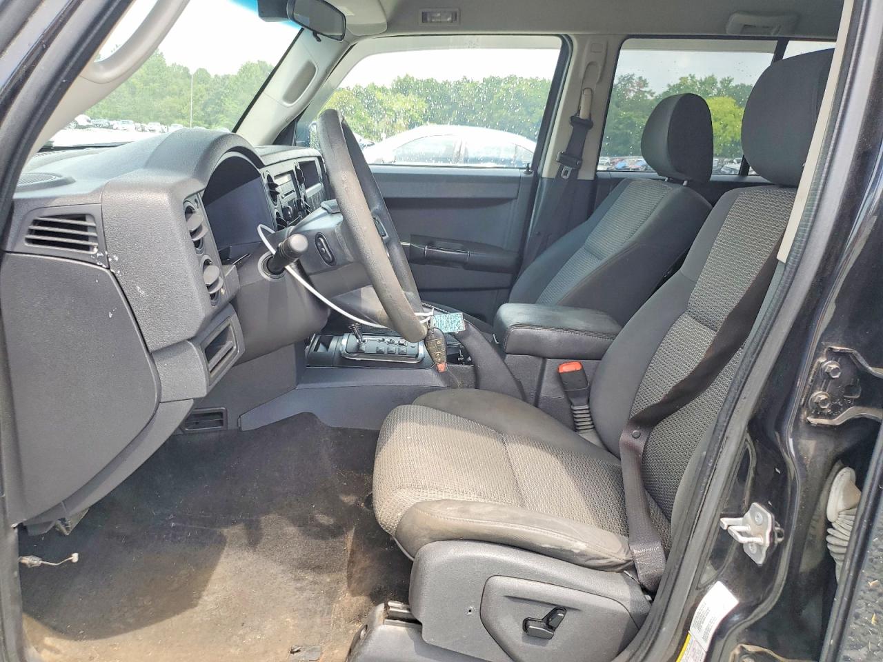 2010 Jeep Commander Sport White vin: 1J4RG4GK4AC137163